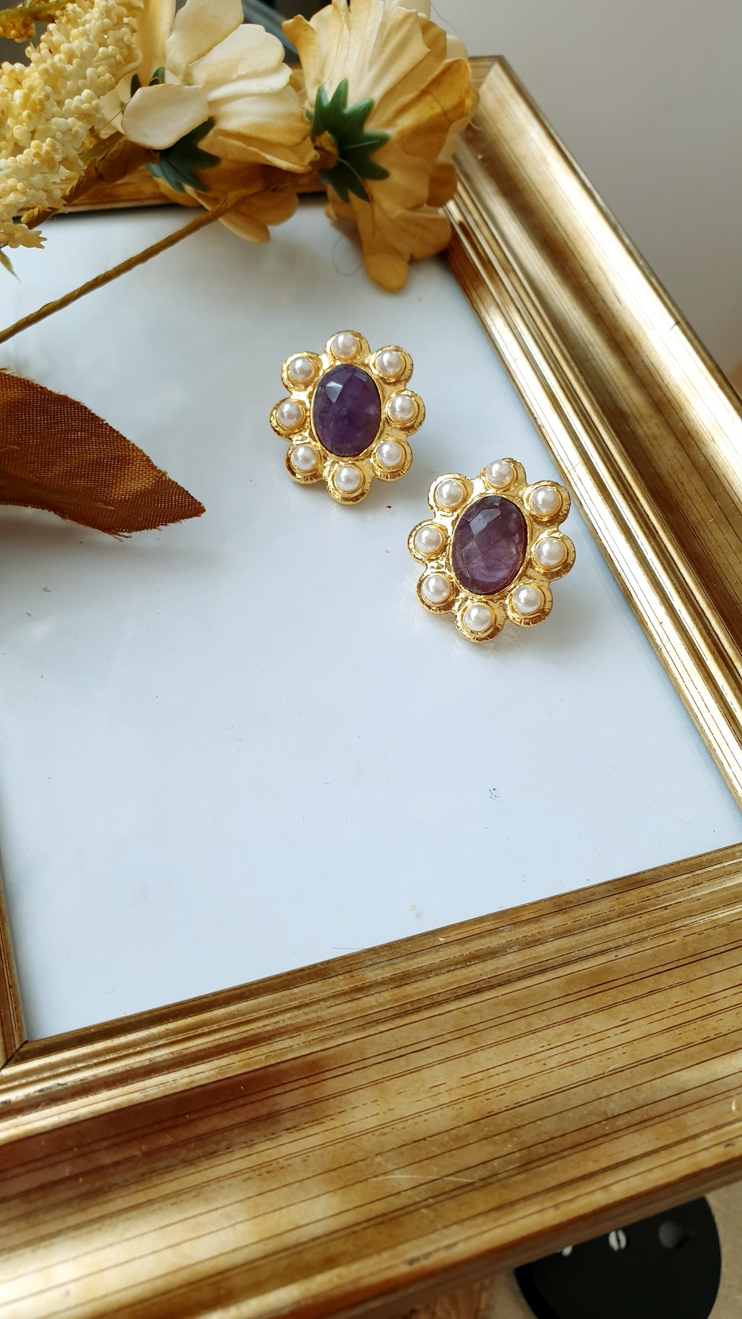 Orecchini placcati oro con pietra dura e perle