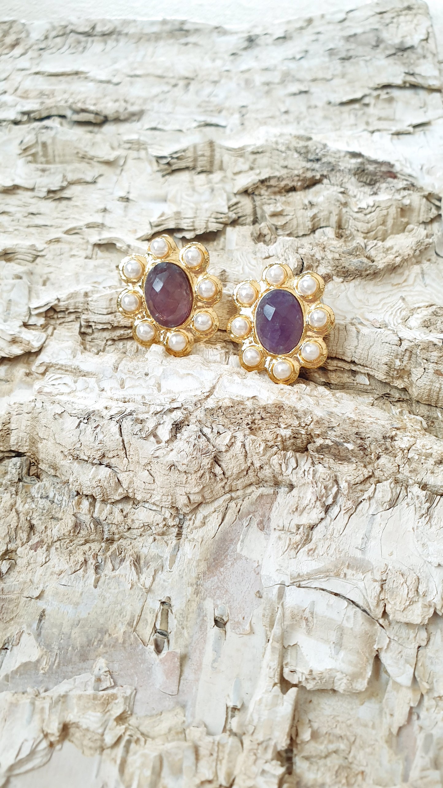 Orecchini placcati oro con pietra dura e perle
