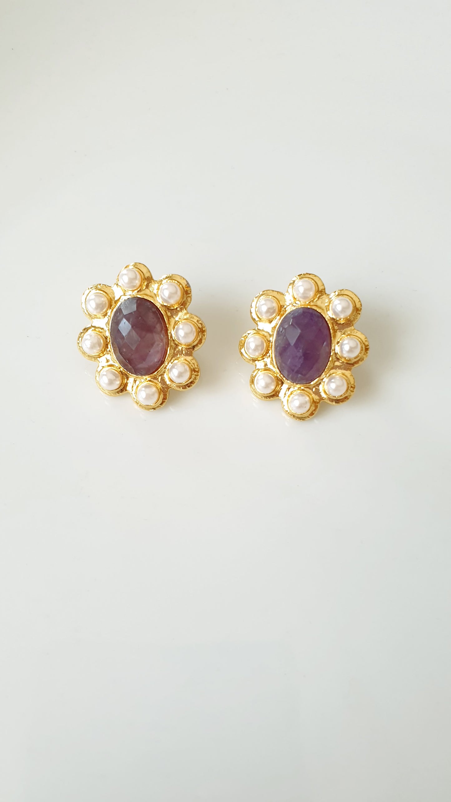 Orecchini placcati oro con pietra dura e perle