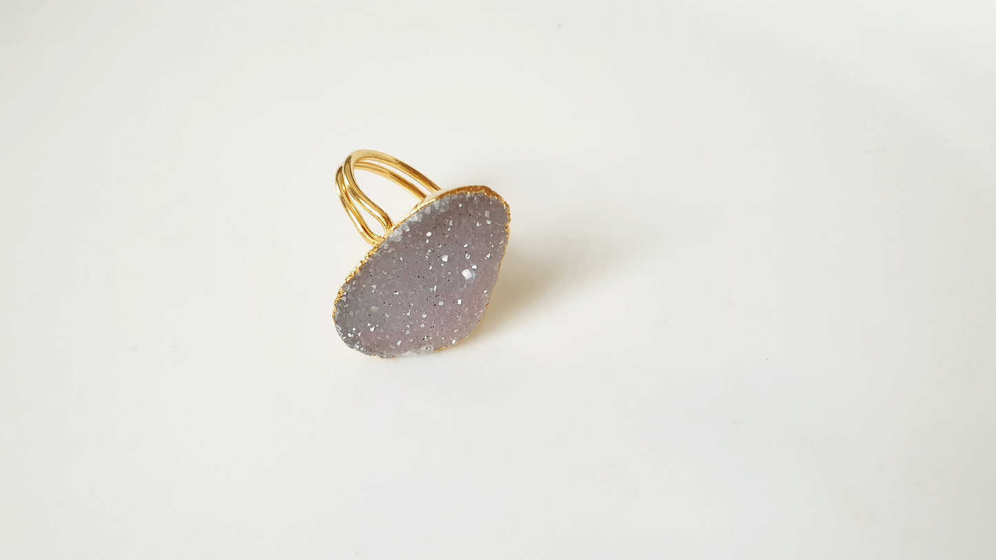 Anello placcato oro, regolabile con pietre dure