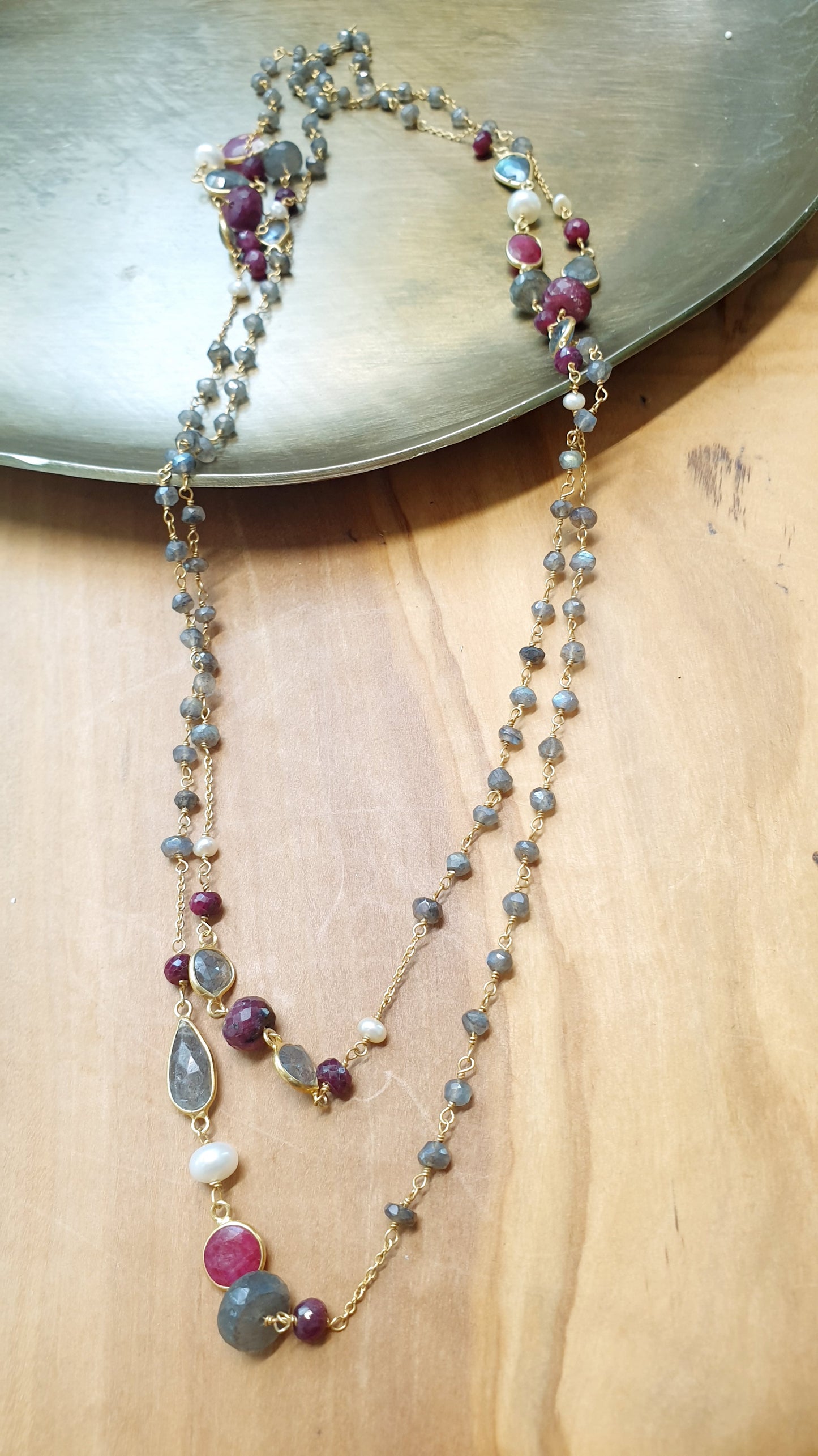 Lunga collana in argento 925 con labradorite e radice di rubino