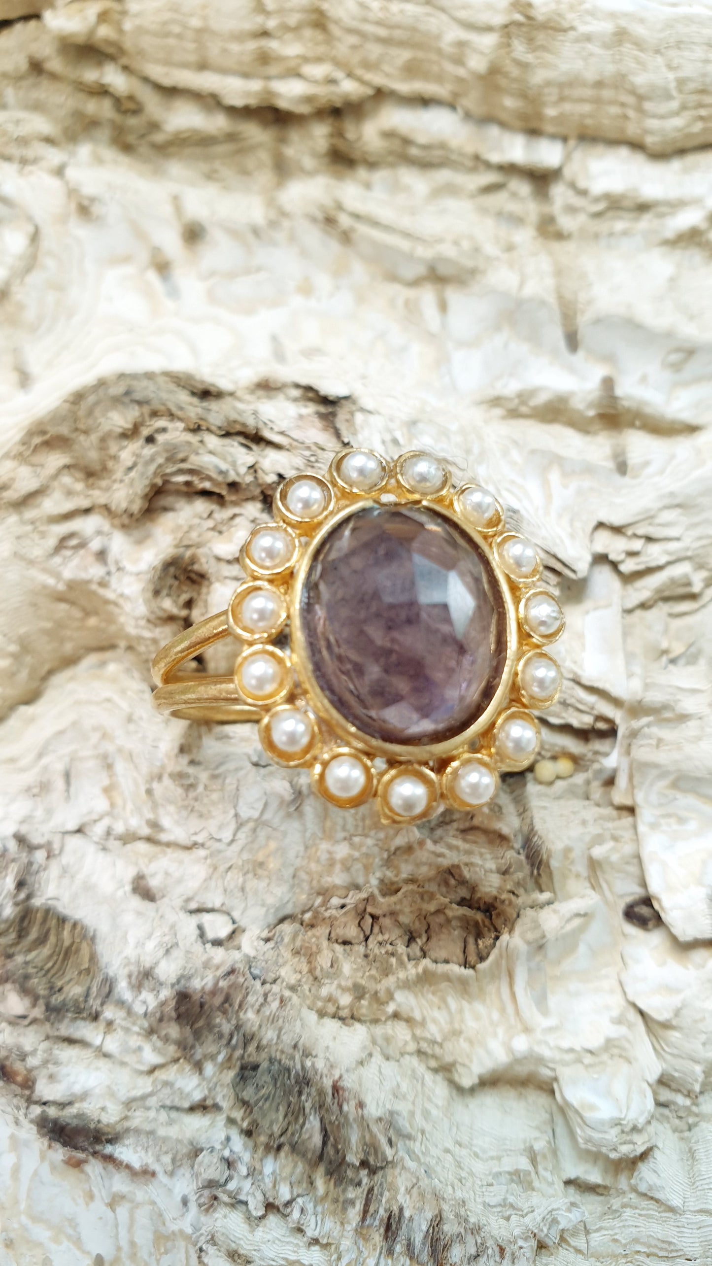 Anello placato oro con pietra dura