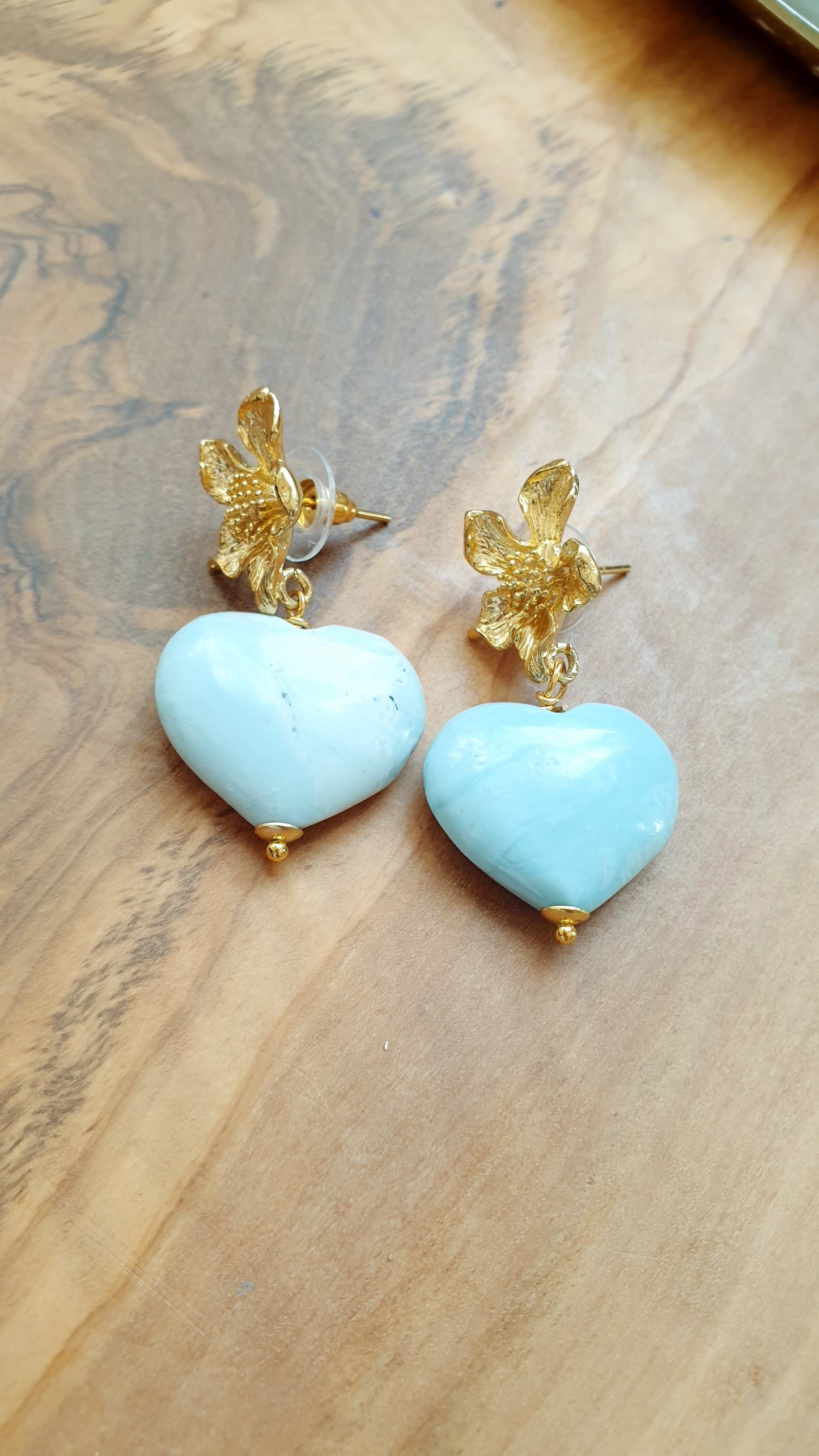 Orecchini cuore agata azzurra
