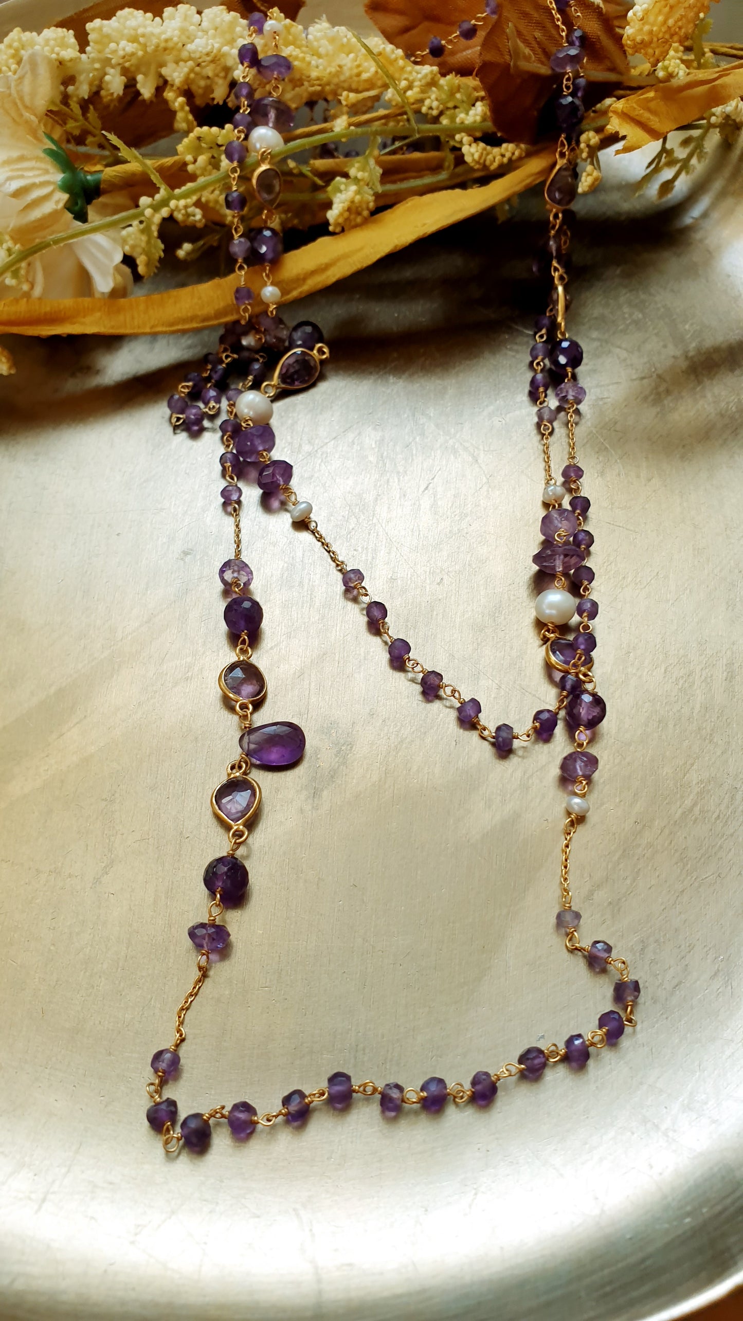 Lunga collana in argento con ametiste e perle di fiume