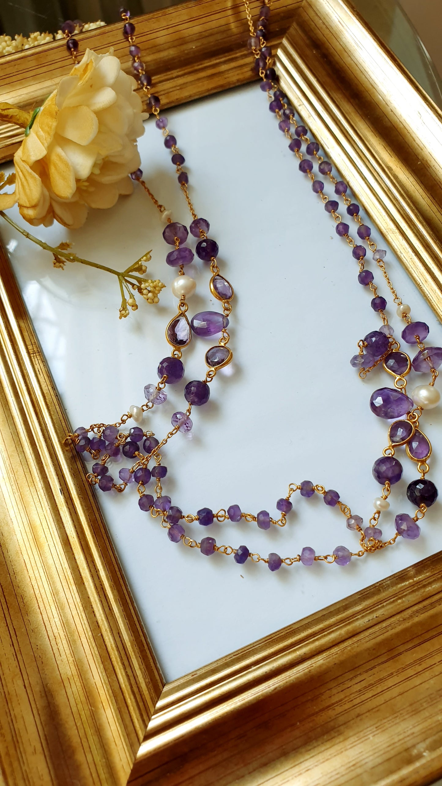 Lunga collana in argento con ametiste e perle di fiume