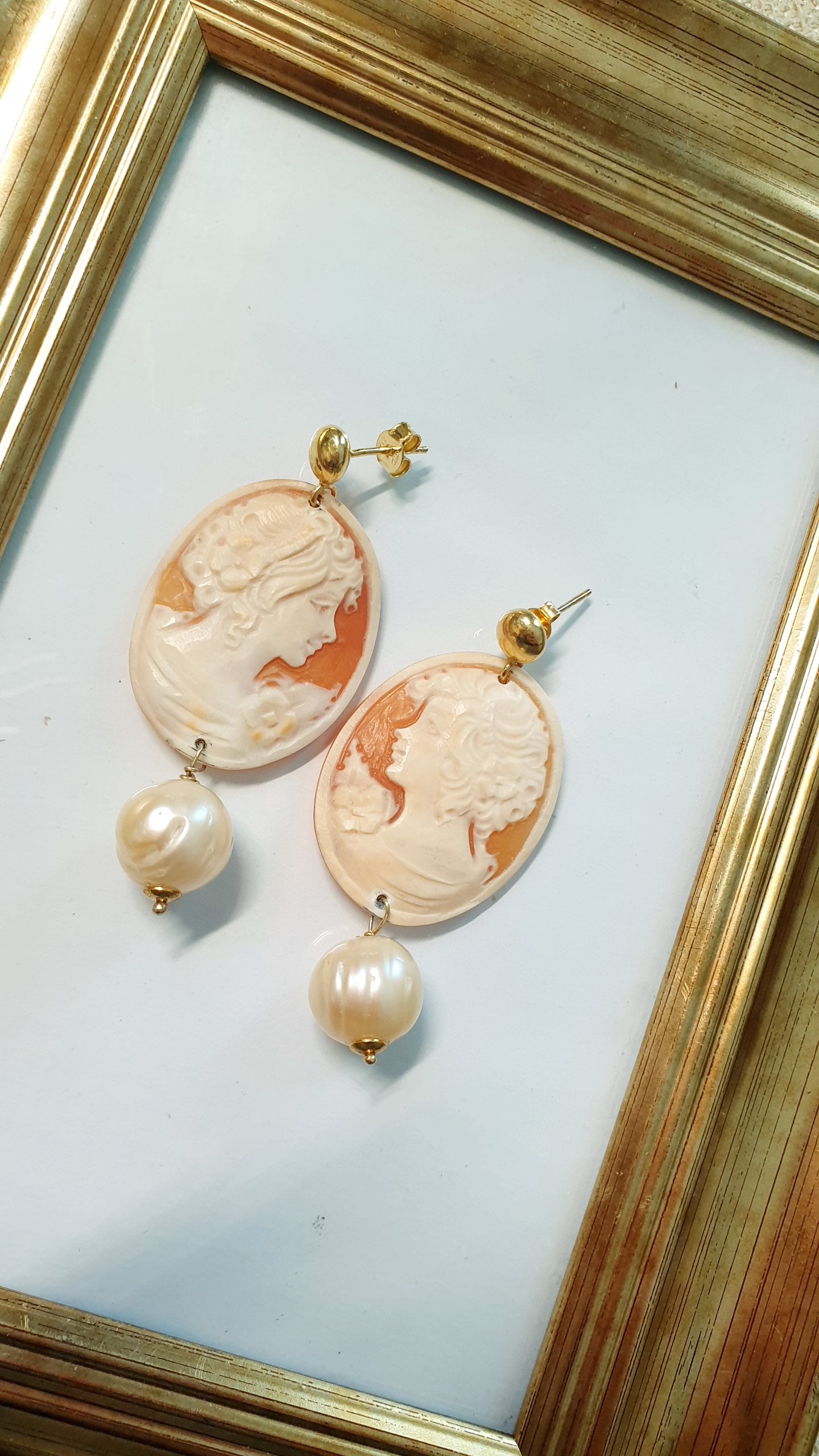 Orecchini in argento con cammei e perle barocche