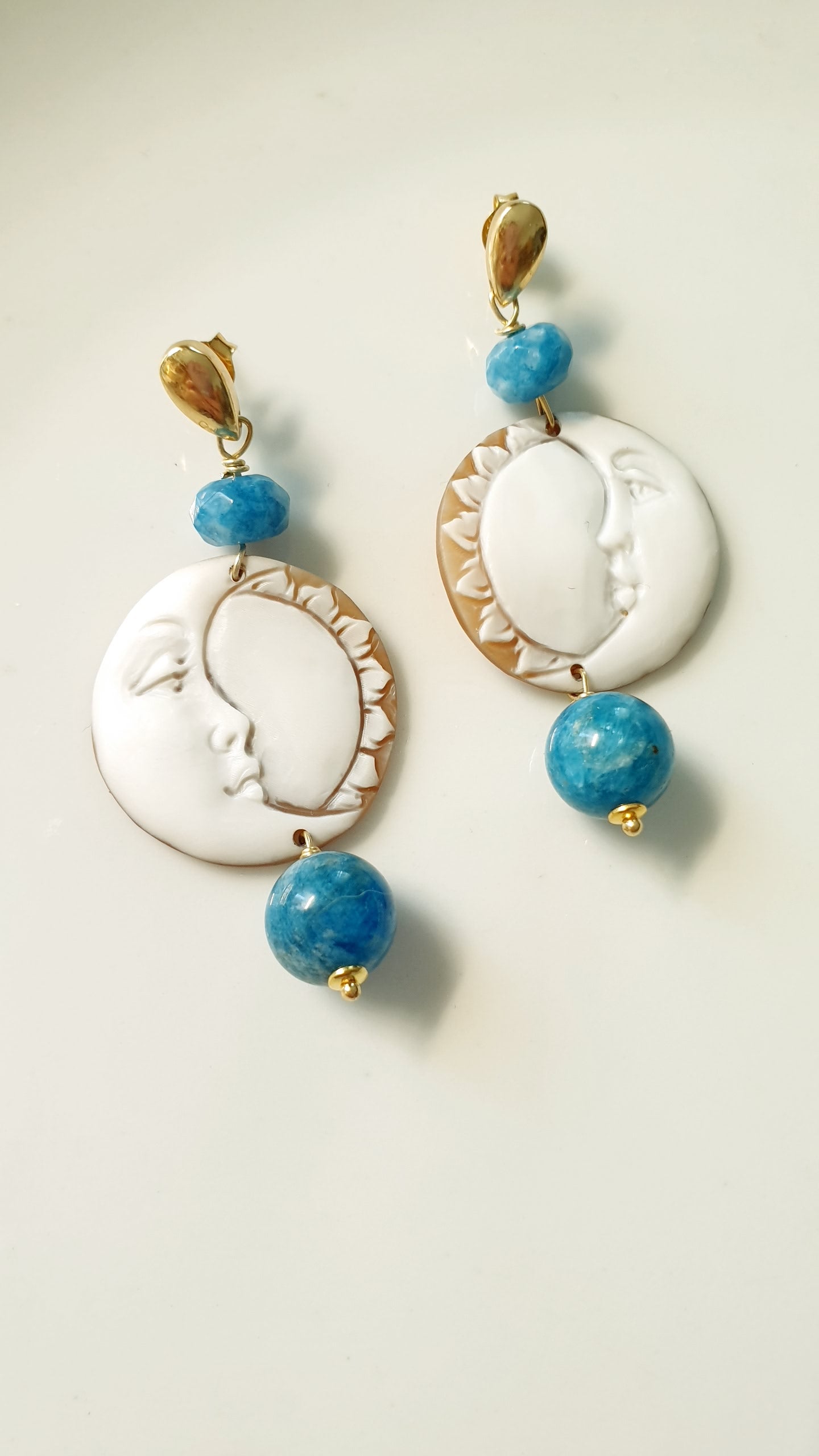 Orecchini in argento con cammei e apatite