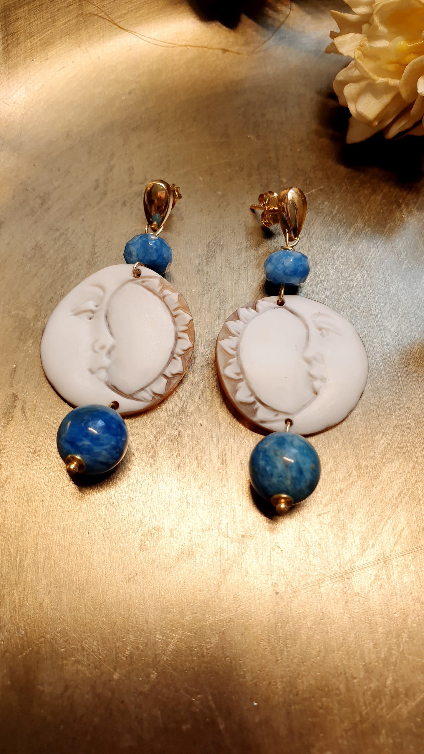 Orecchini in argento con cammei e apatite