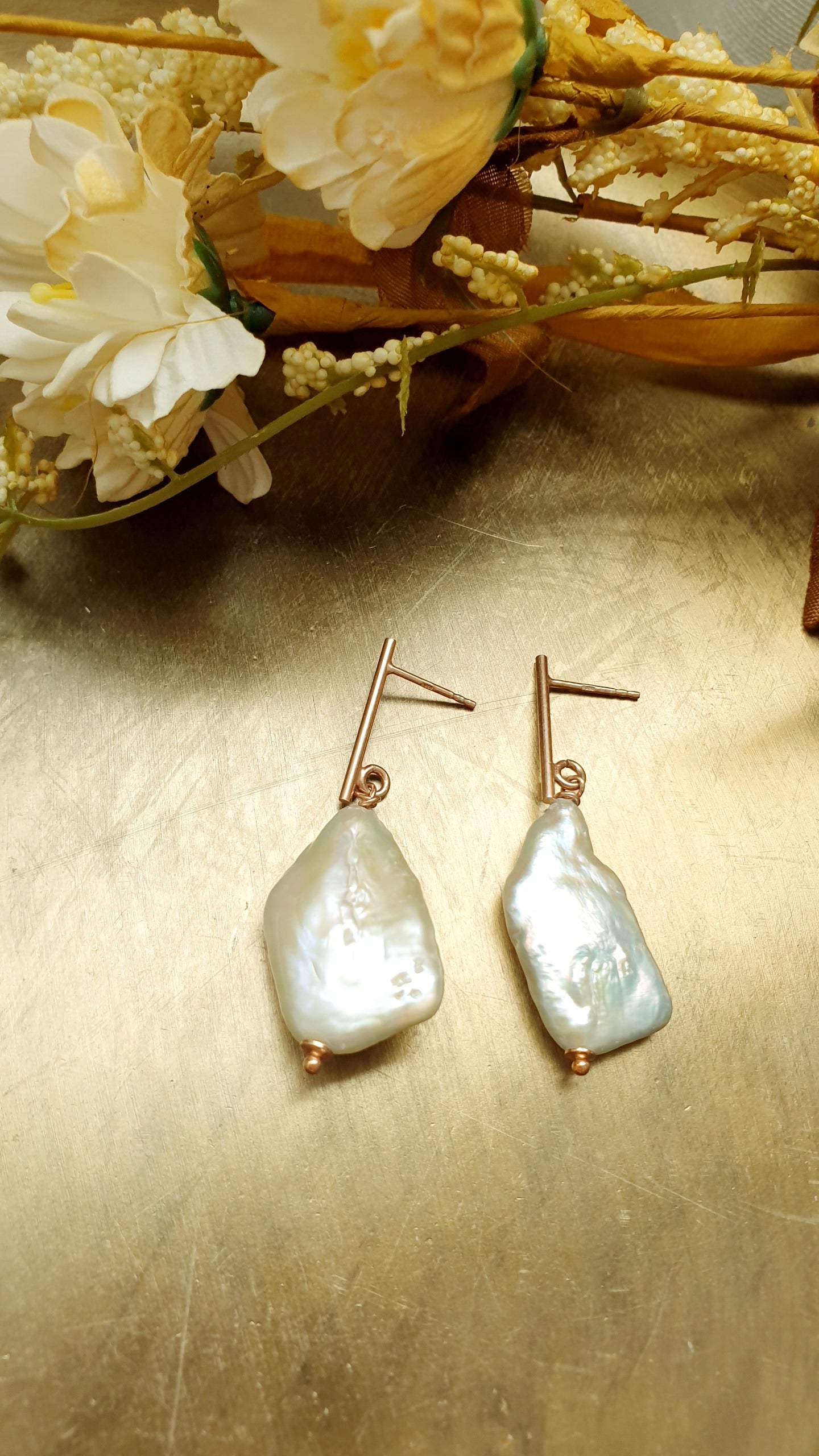 Orecchini in argento con perle barocche