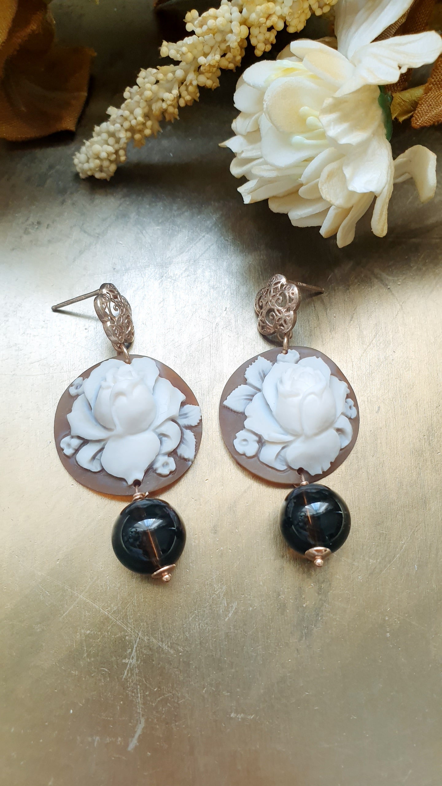 Orecchini in argento con cammei e quarzo fumo