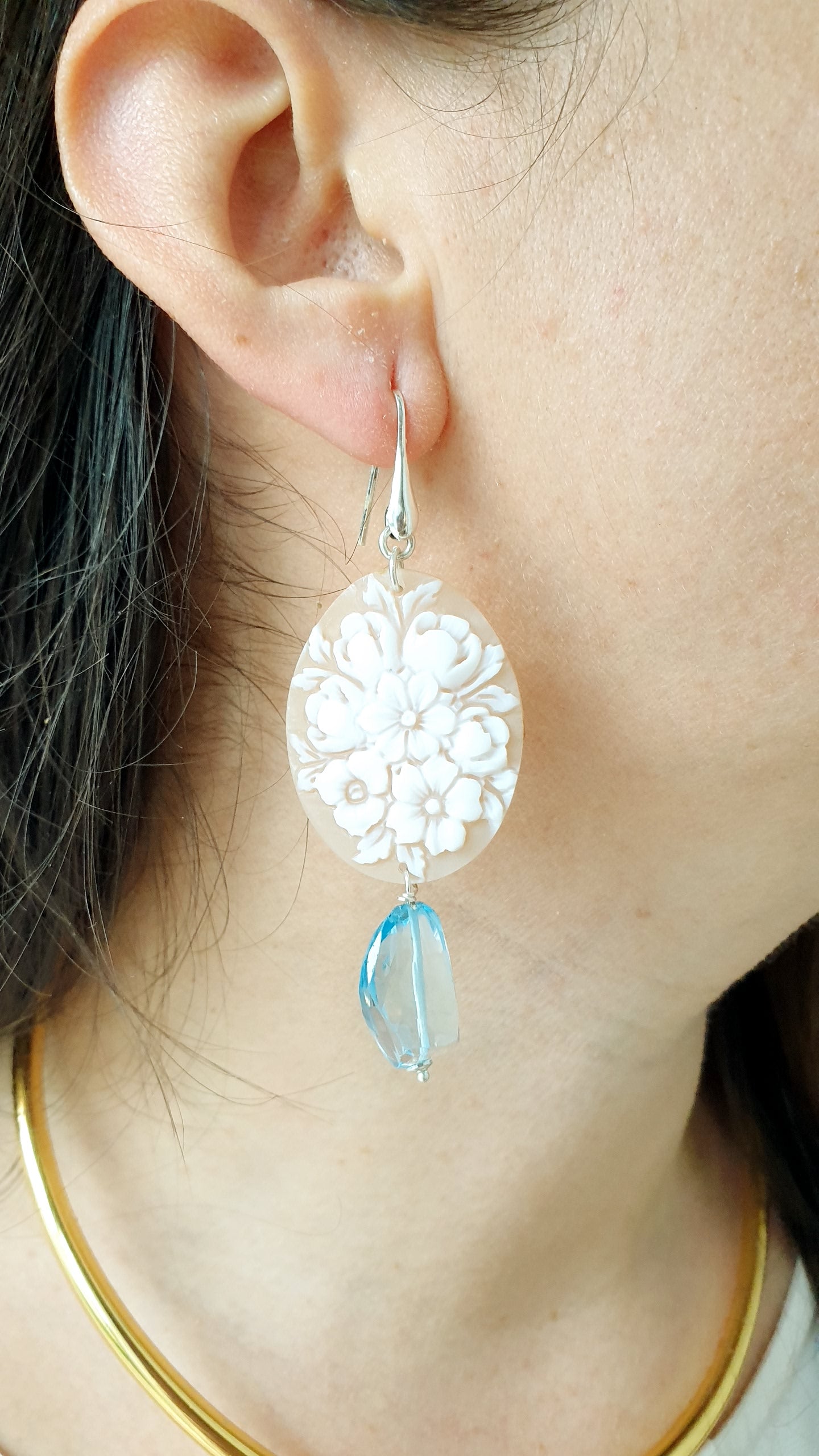 Orecchini in argento con cammeo, perla e ossidiana