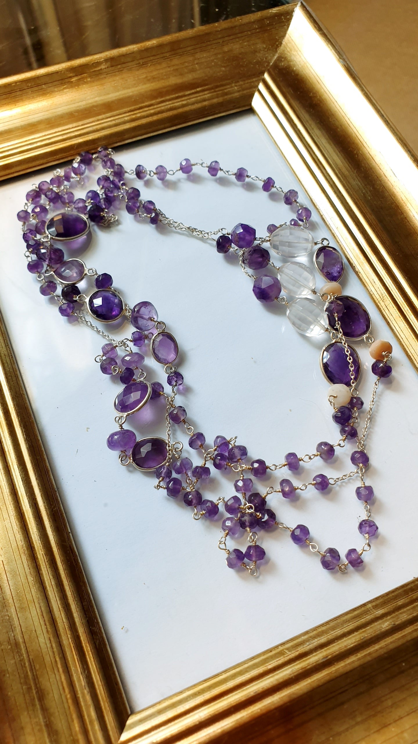 Lunga collana in argento con ametista, quarzo ialino, opale