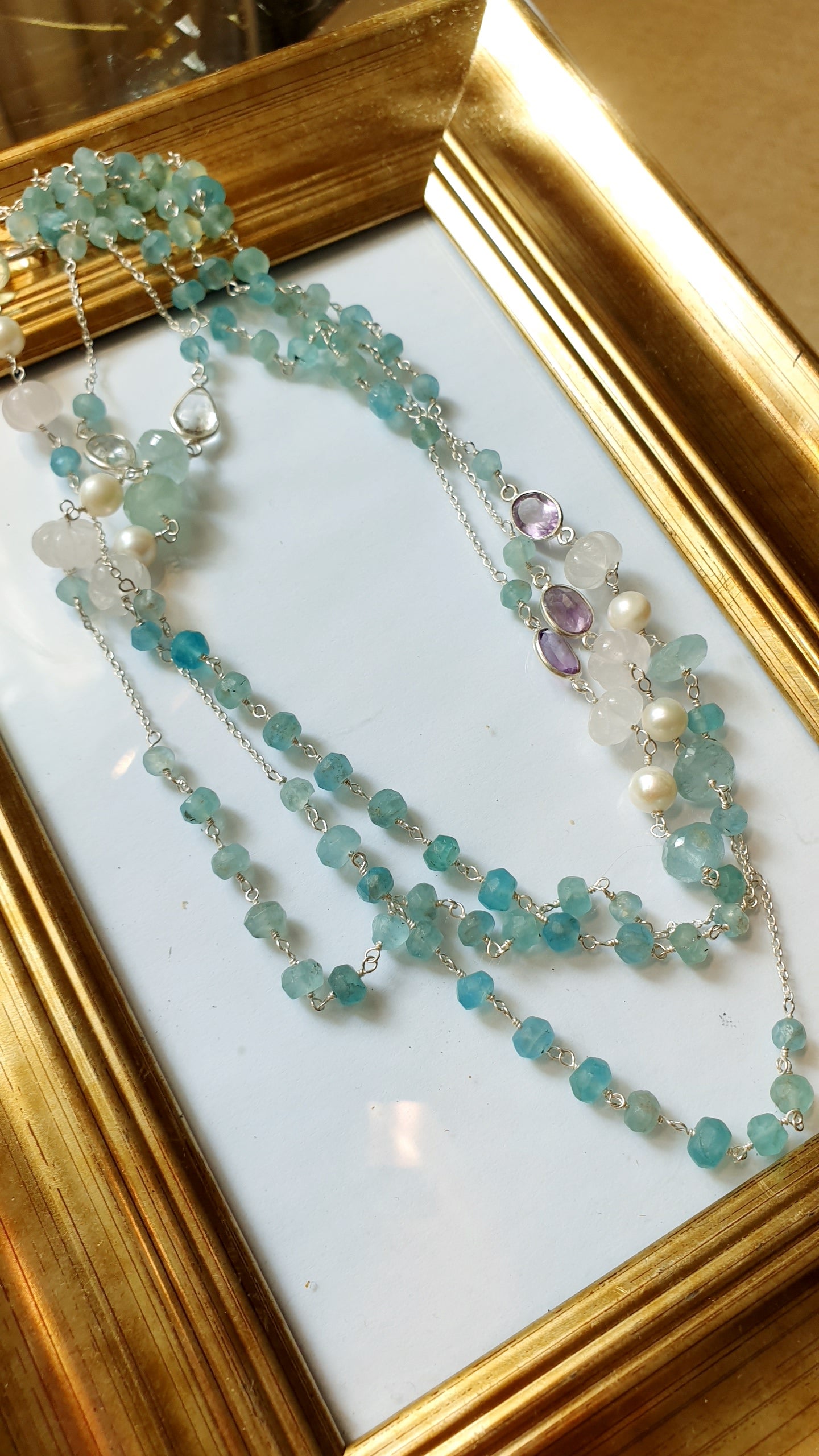 Lunga collana in argento con angelite, morganite, ametista.