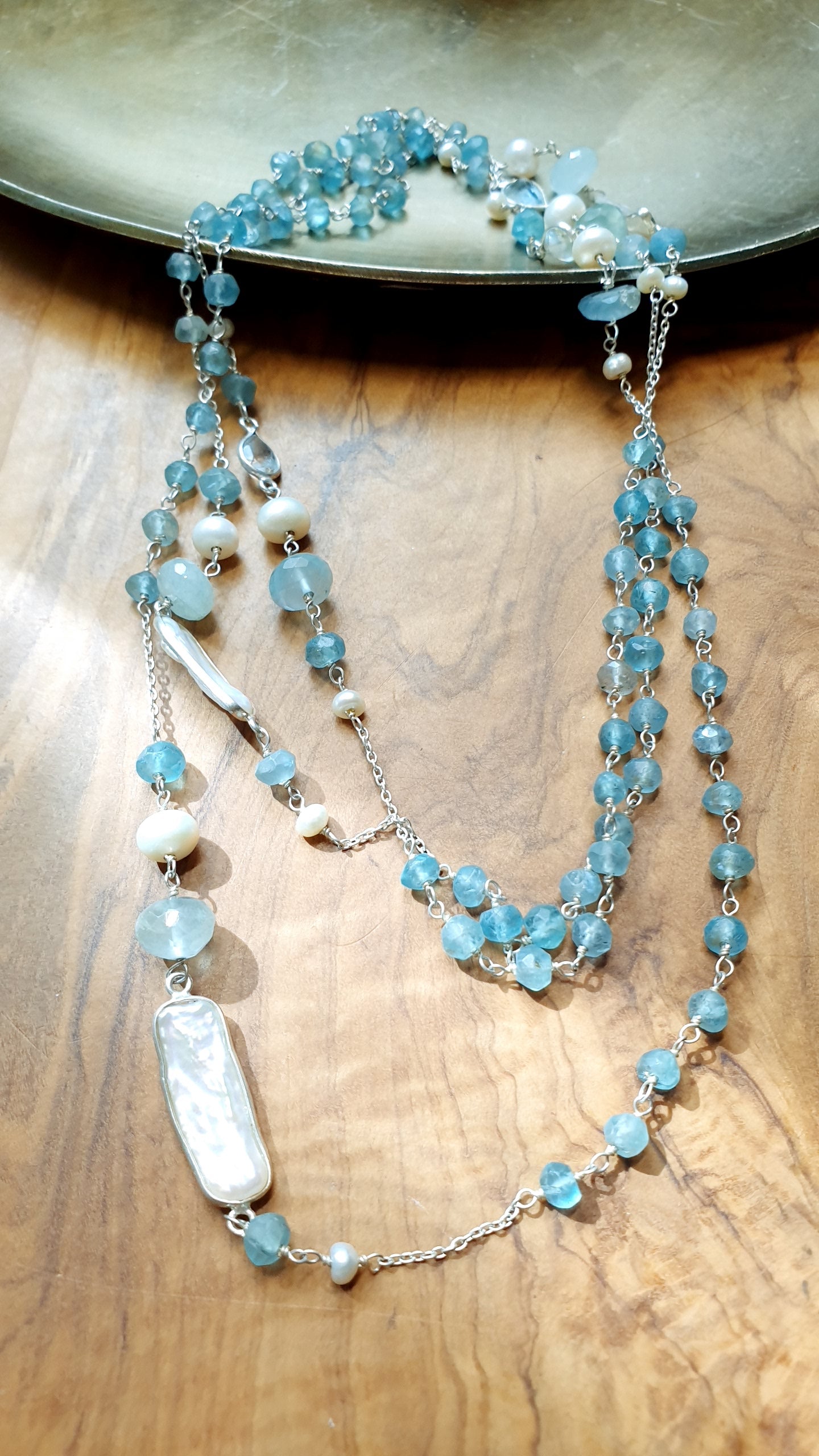Lunga collana in argento con angelite, acquamarina, perle, madreperle