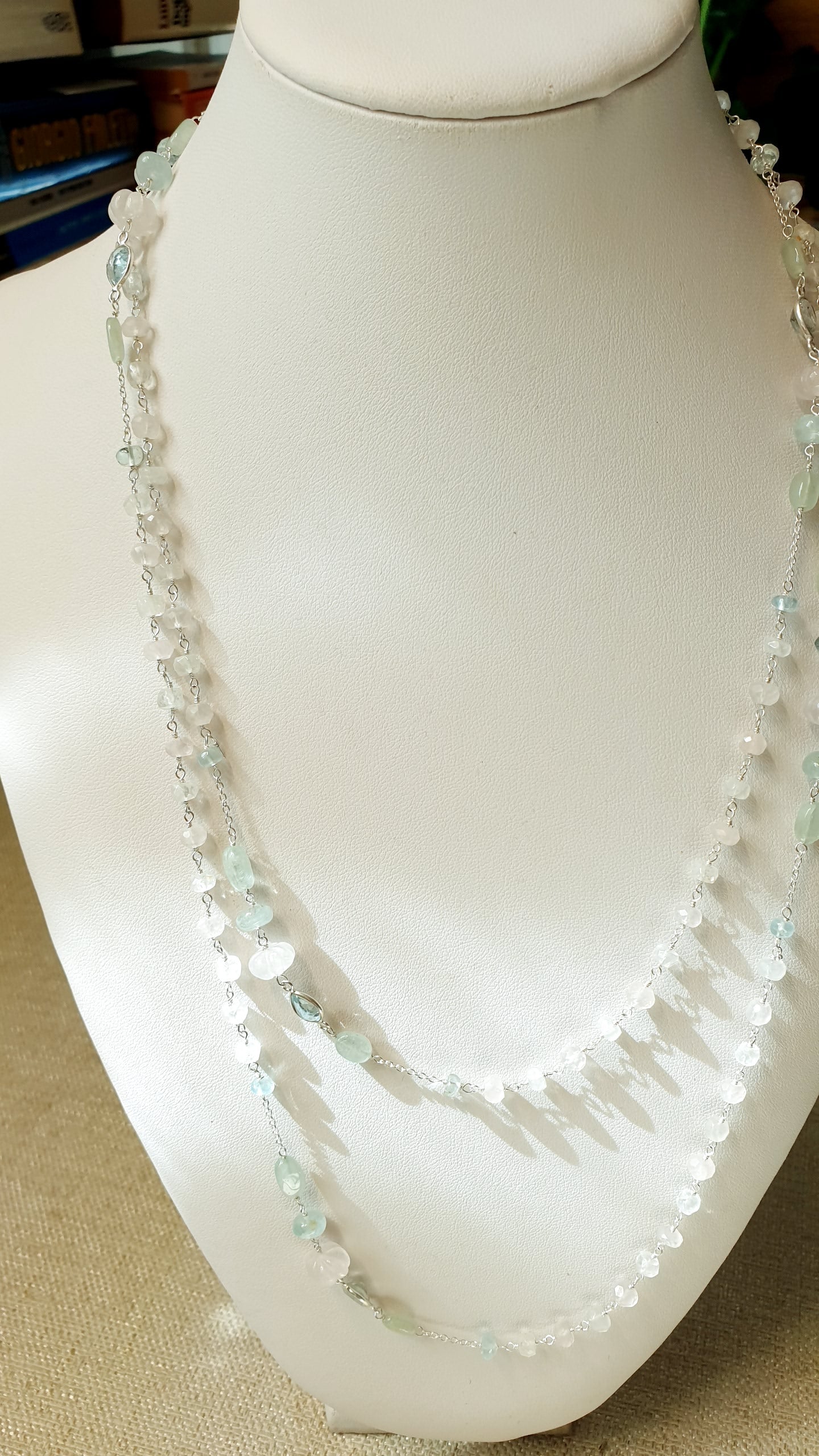 Lunga collana in argento con acquamarina e morganite