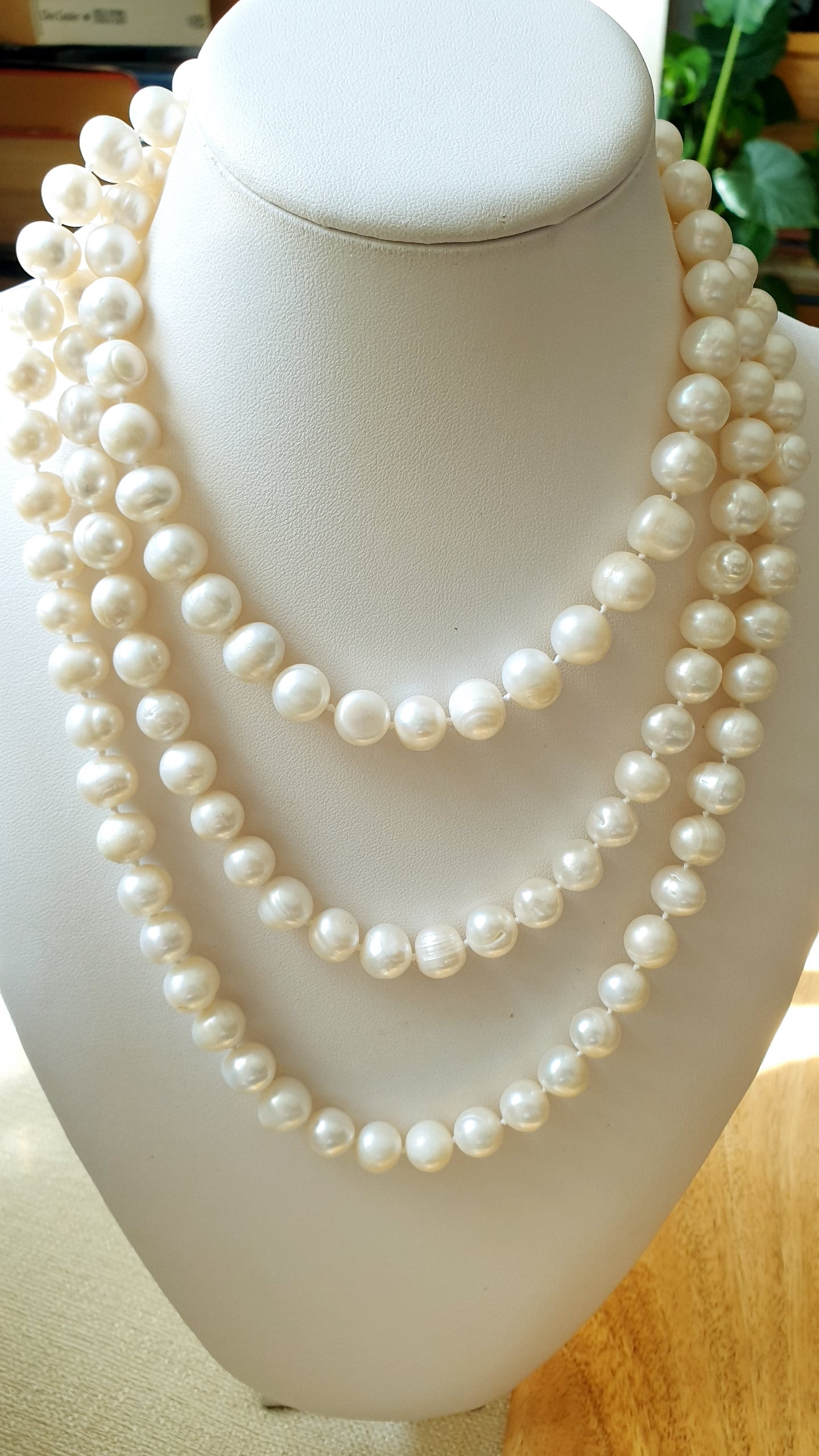 Lunga collana in perle di fiume