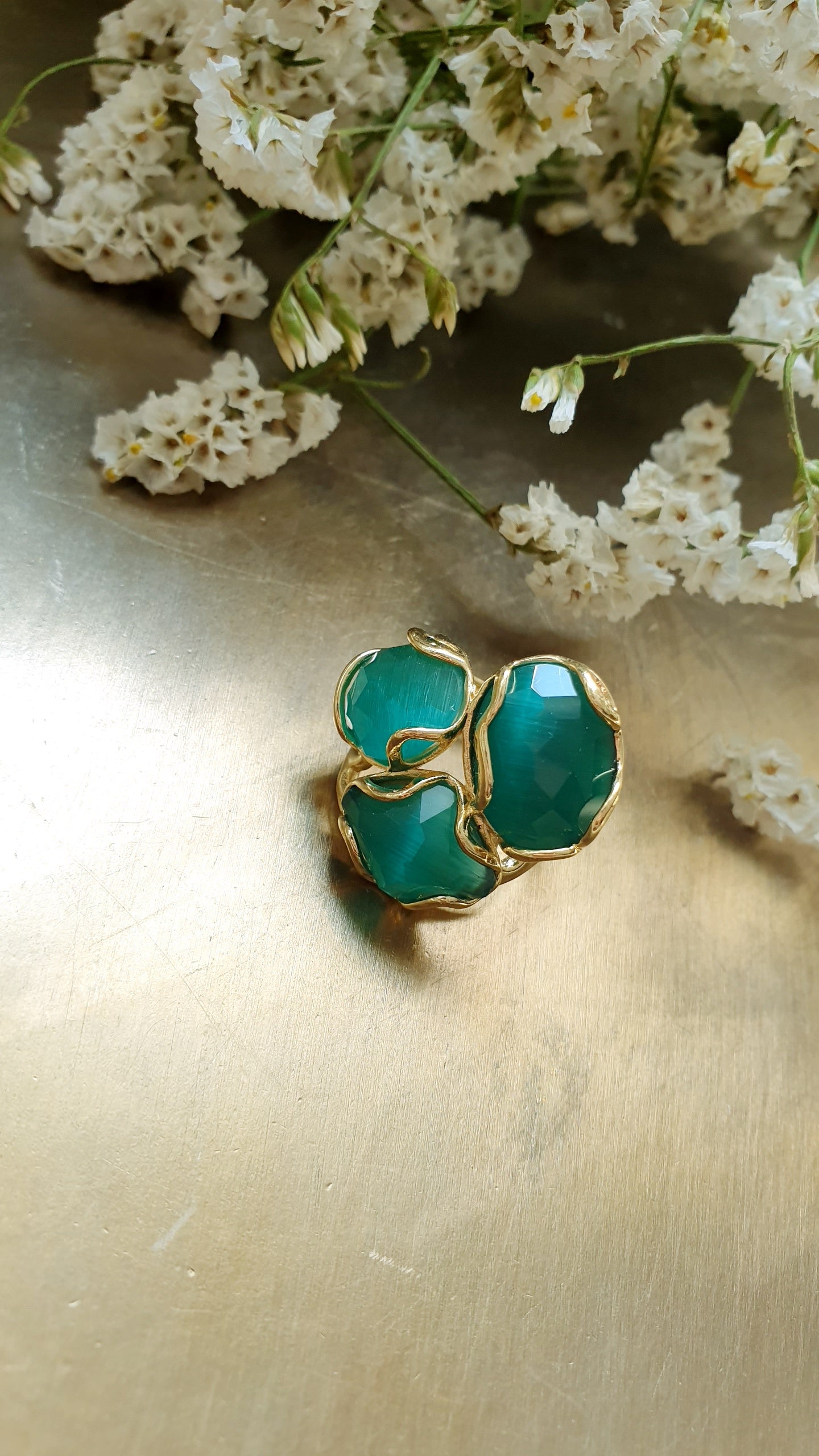 Anello regolabile in ottone con occhio di gatto