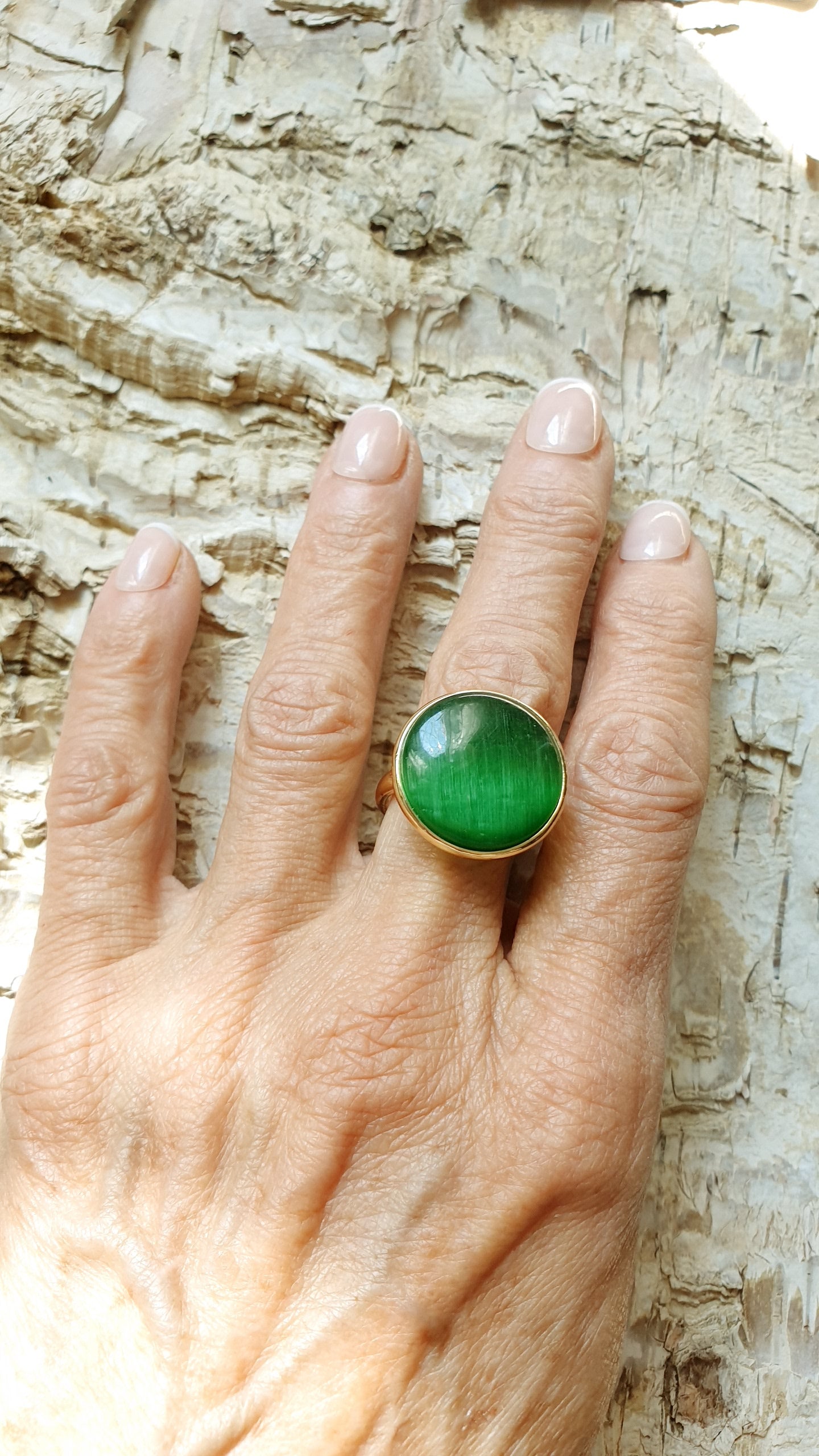Anello regolabile con occhio di gatto verde