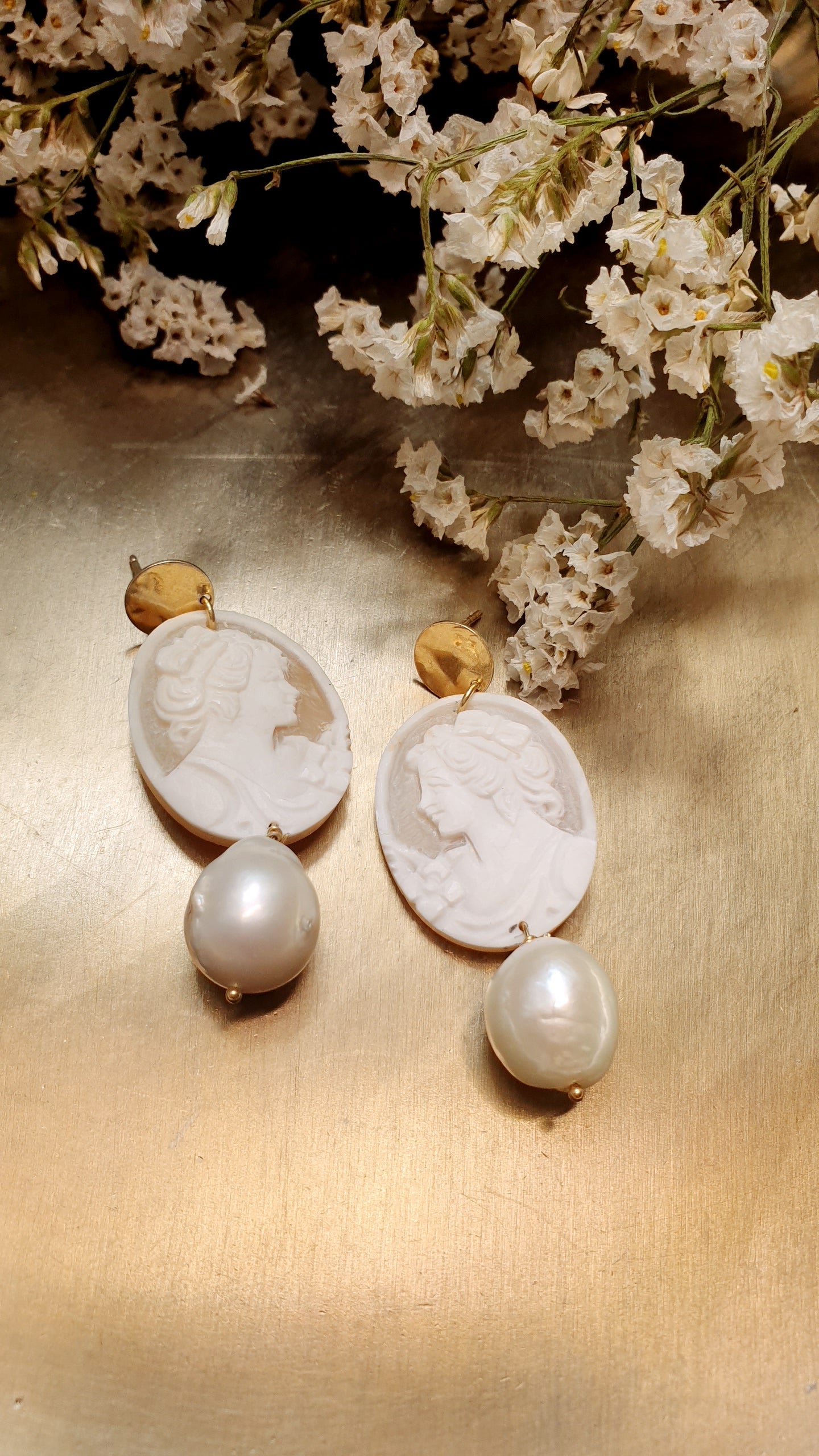Orecchini in argento con grandi perle barocche