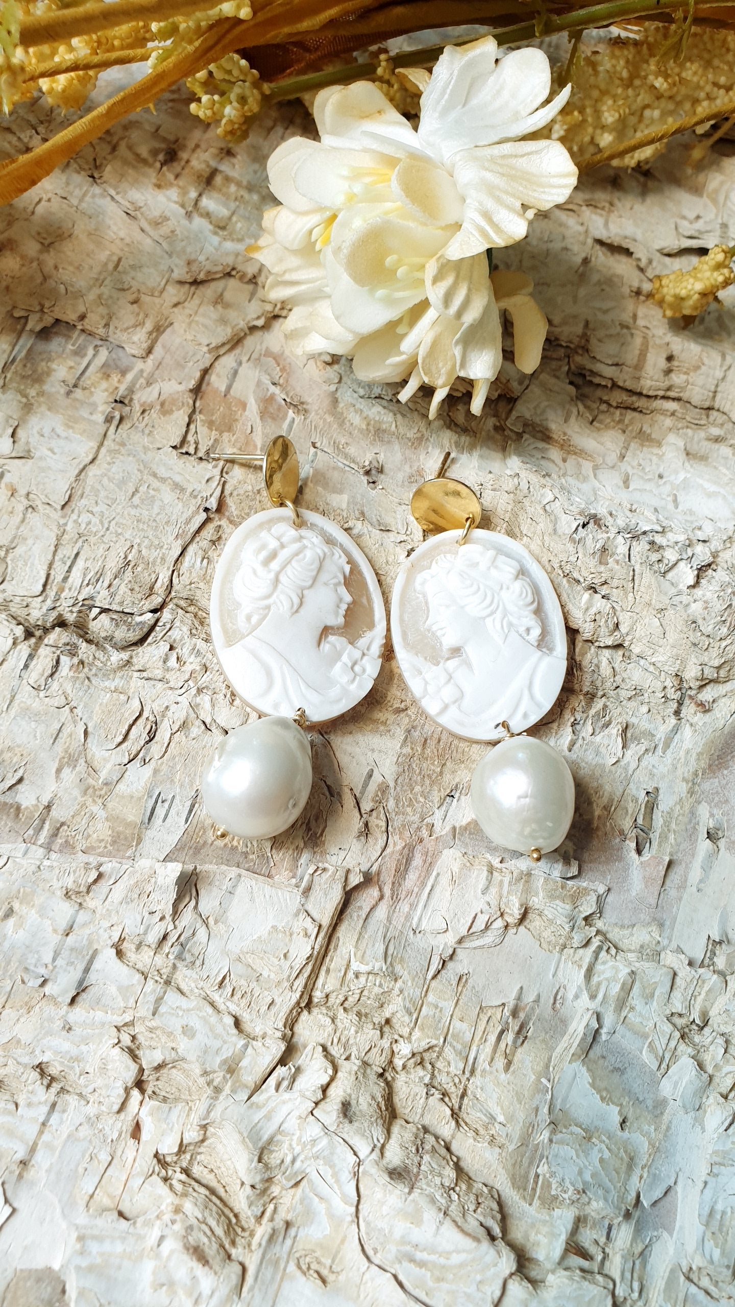 Orecchini in argento con grandi perle barocche