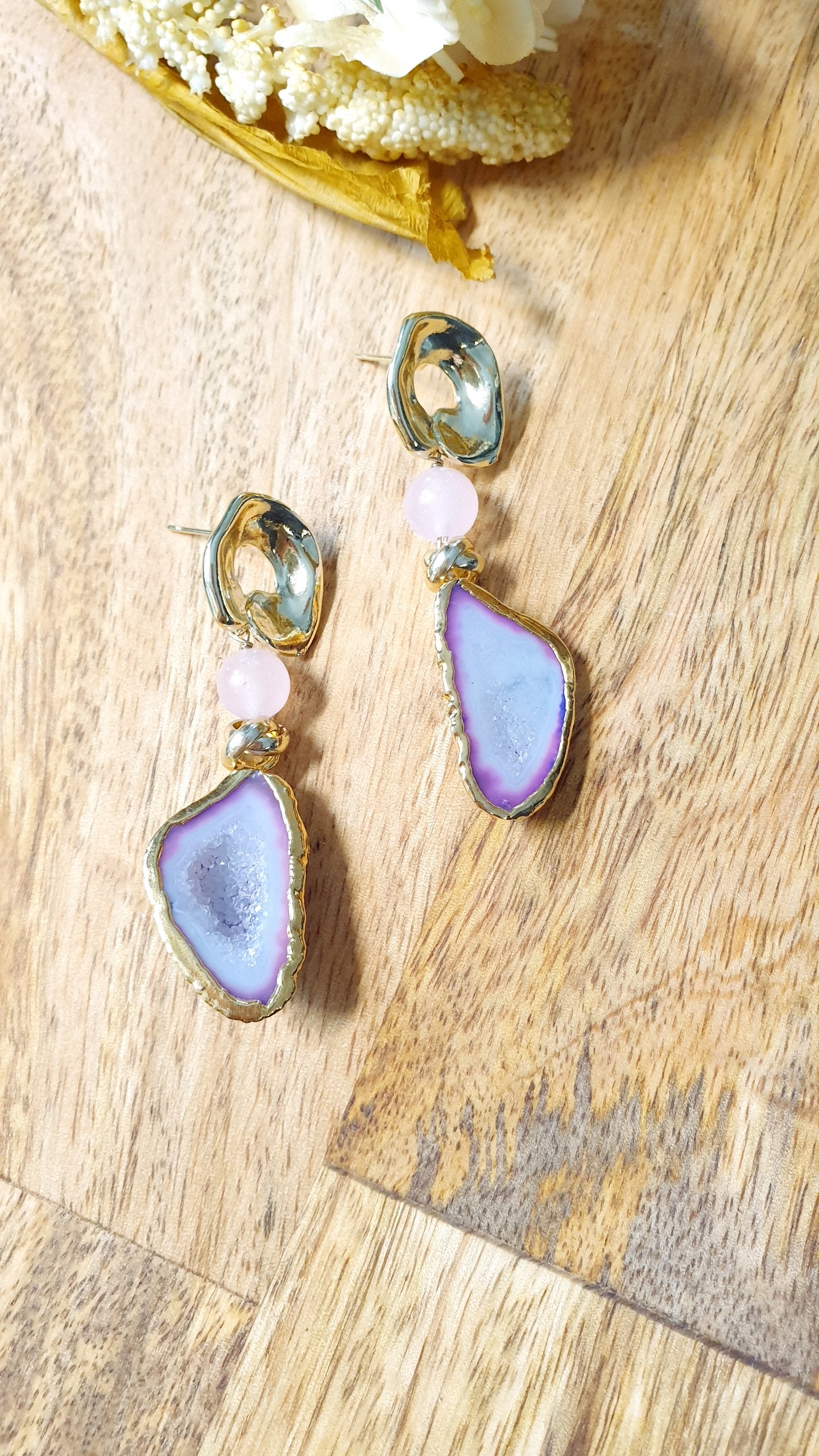Orecchini in ottone con druse e quarzo rosa