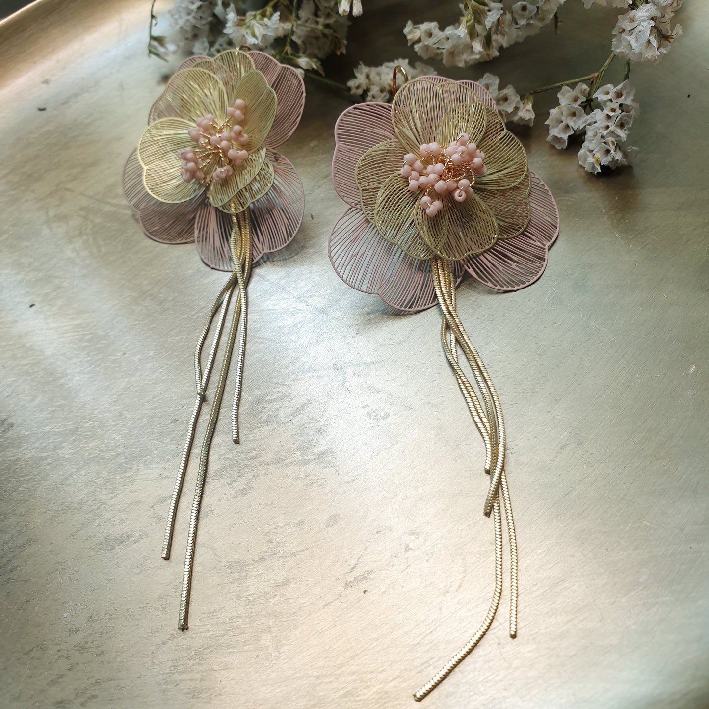 Gradi orecchini fiore in ottone