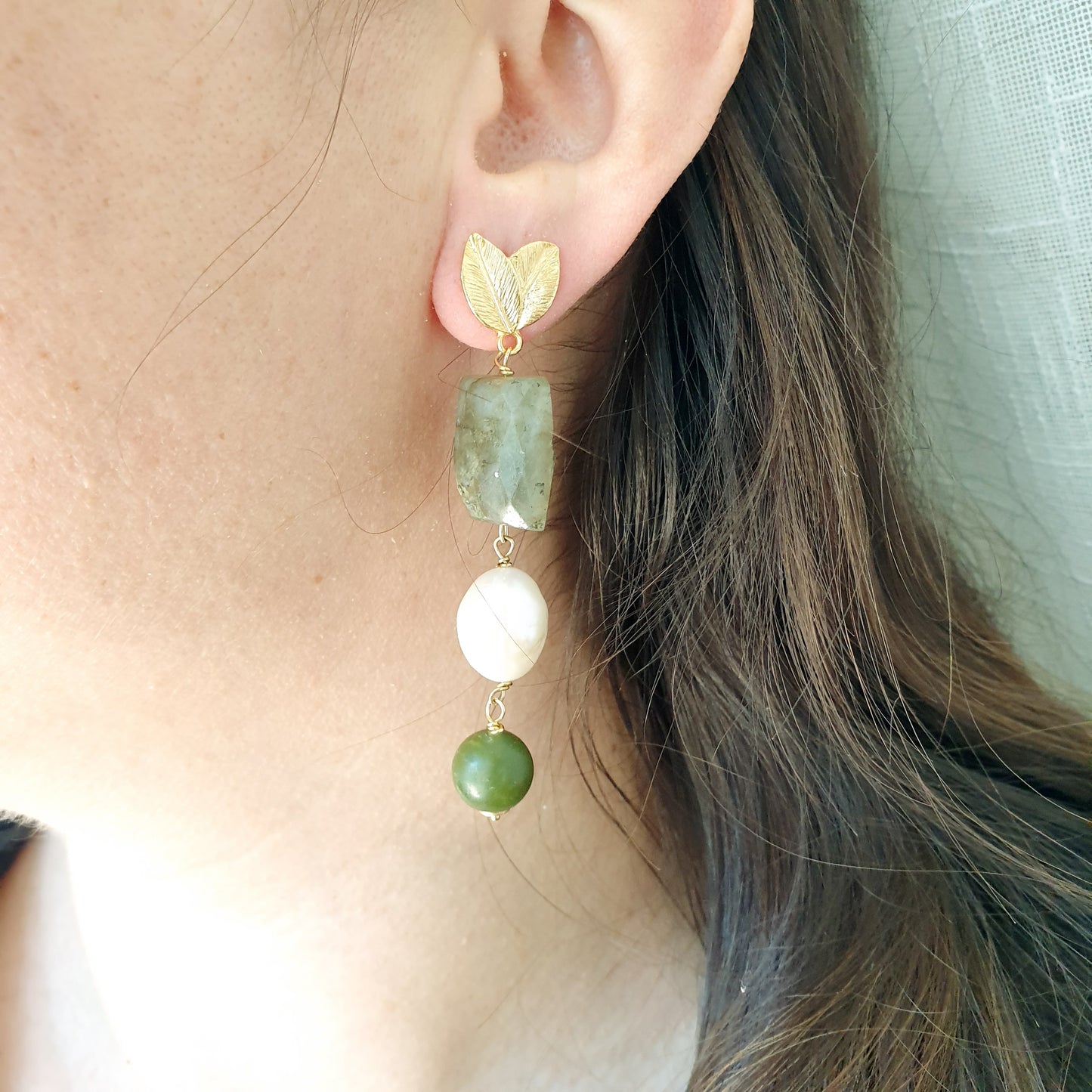 Orecchini in argento con cammeo, labradorite, perla, giada
