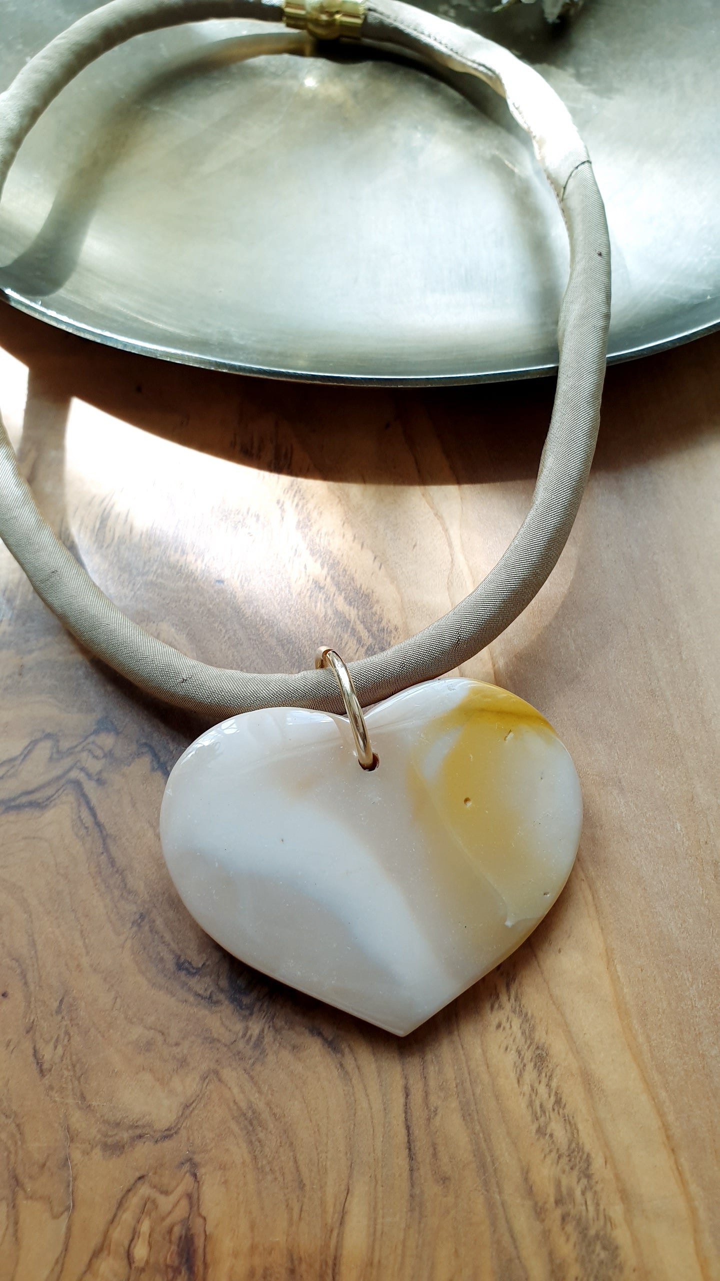 Girocollo in seta con cuore