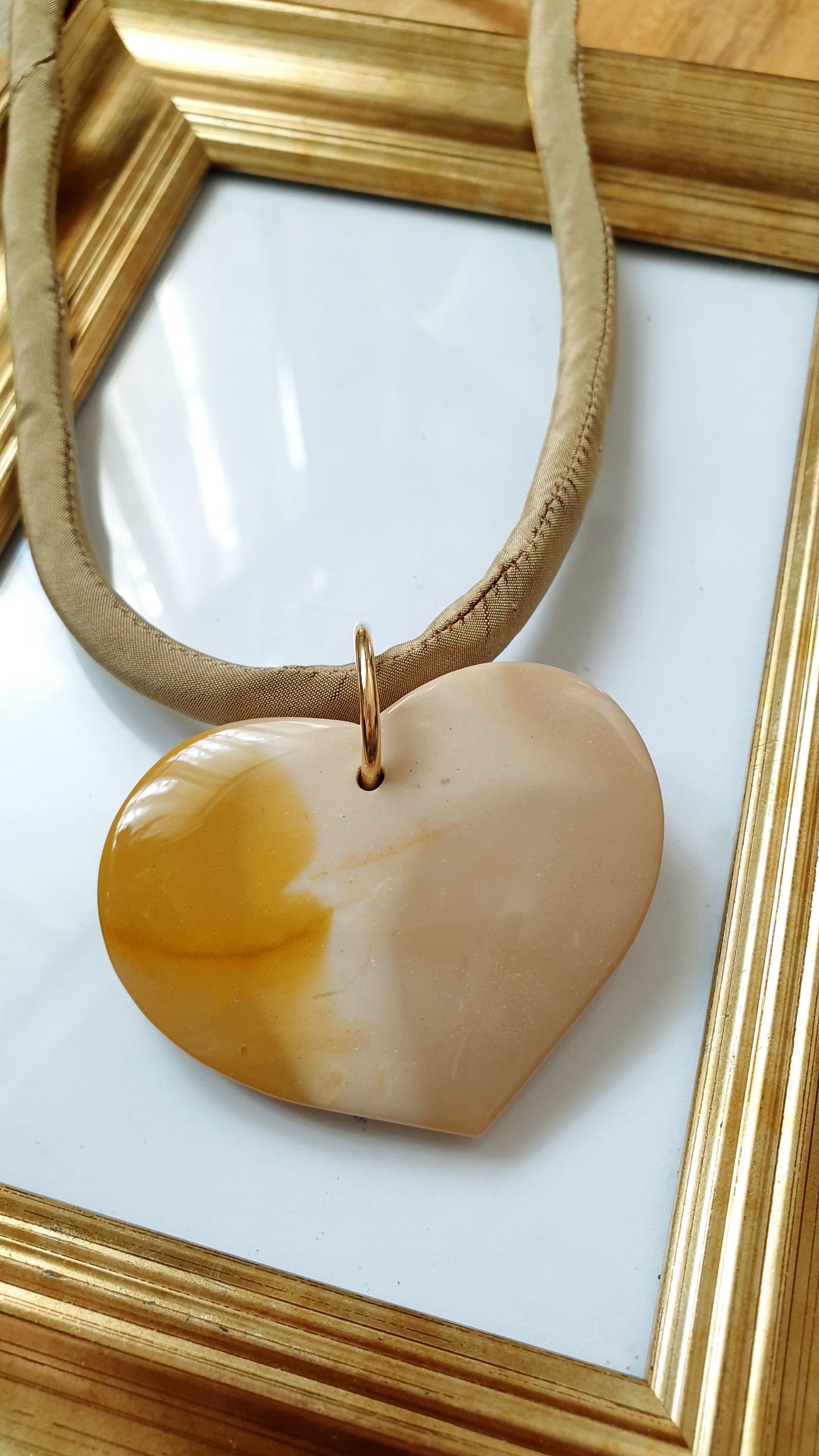 Girocollo in seta con cuore