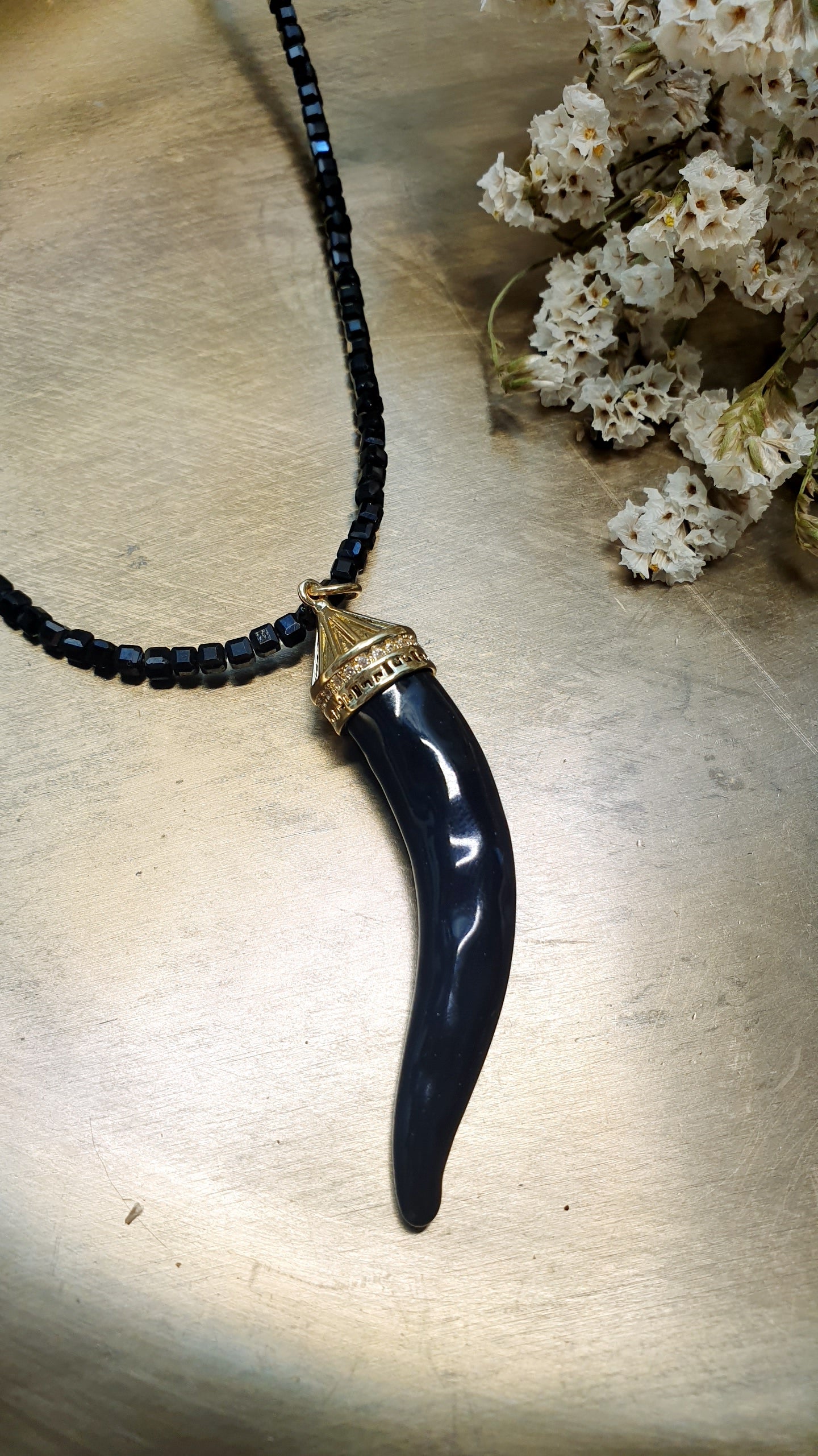 Collana onice e corno in ceramica