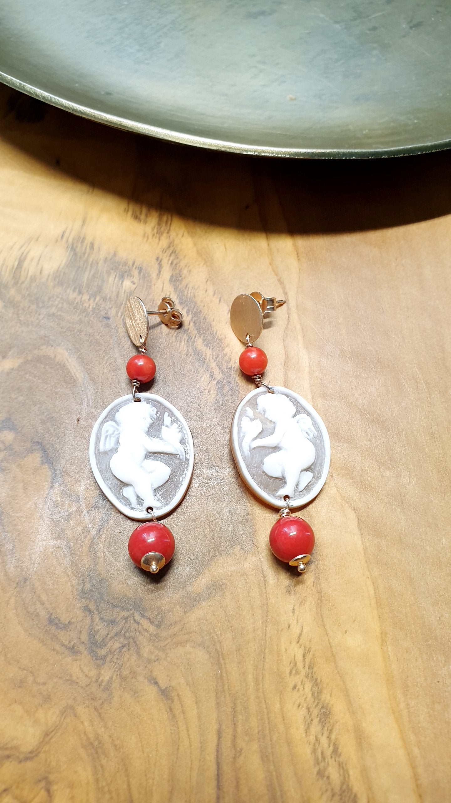 Orecchini angeli in argento con cammeo e corallo