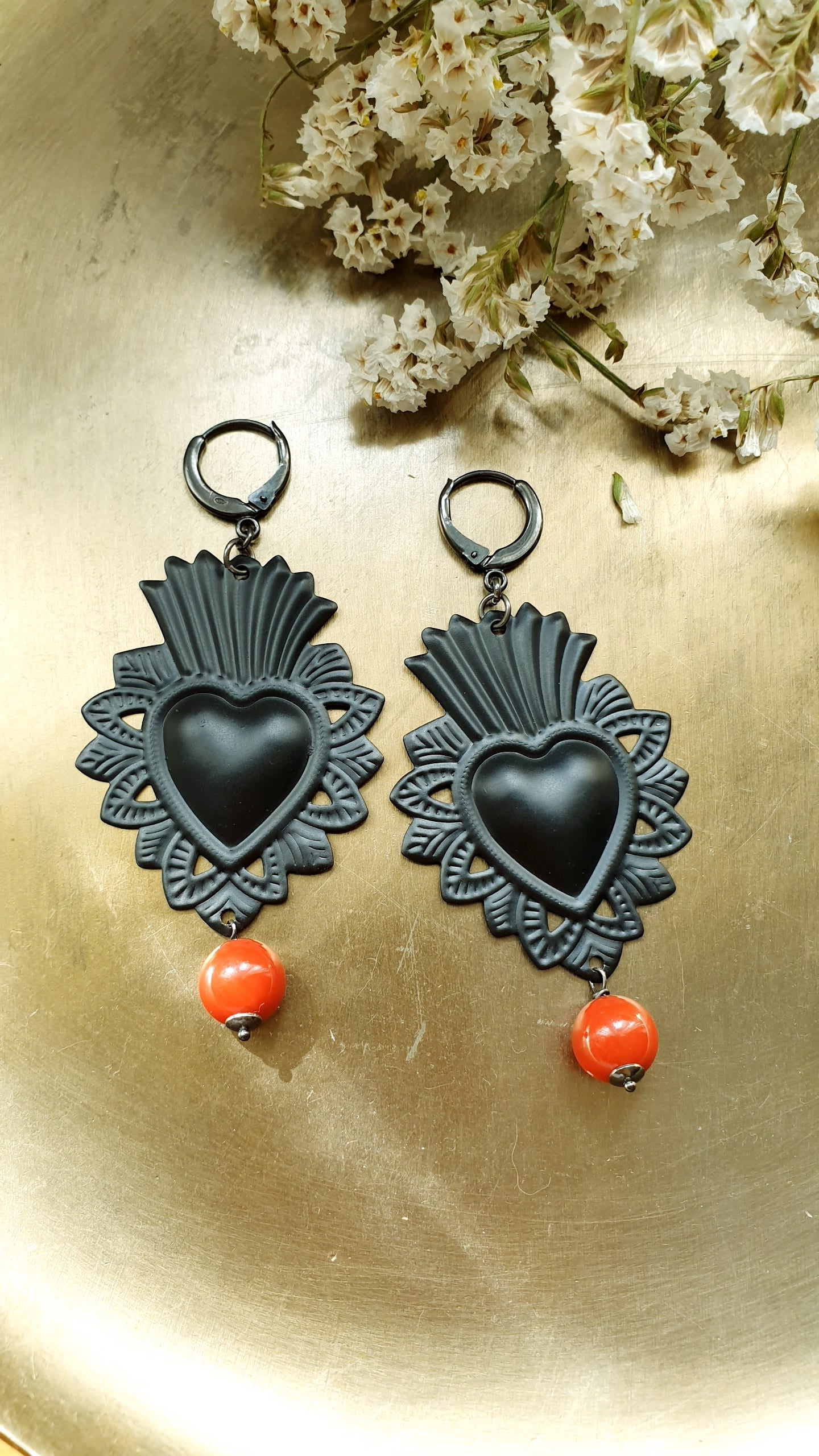 Orecchini cuore sacro e corallo