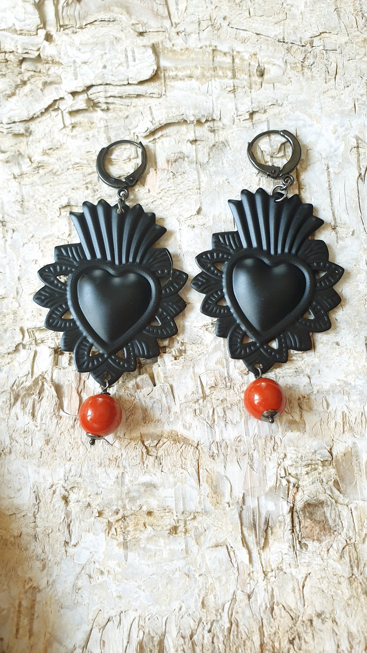 Orecchini cuore sacro e corallo