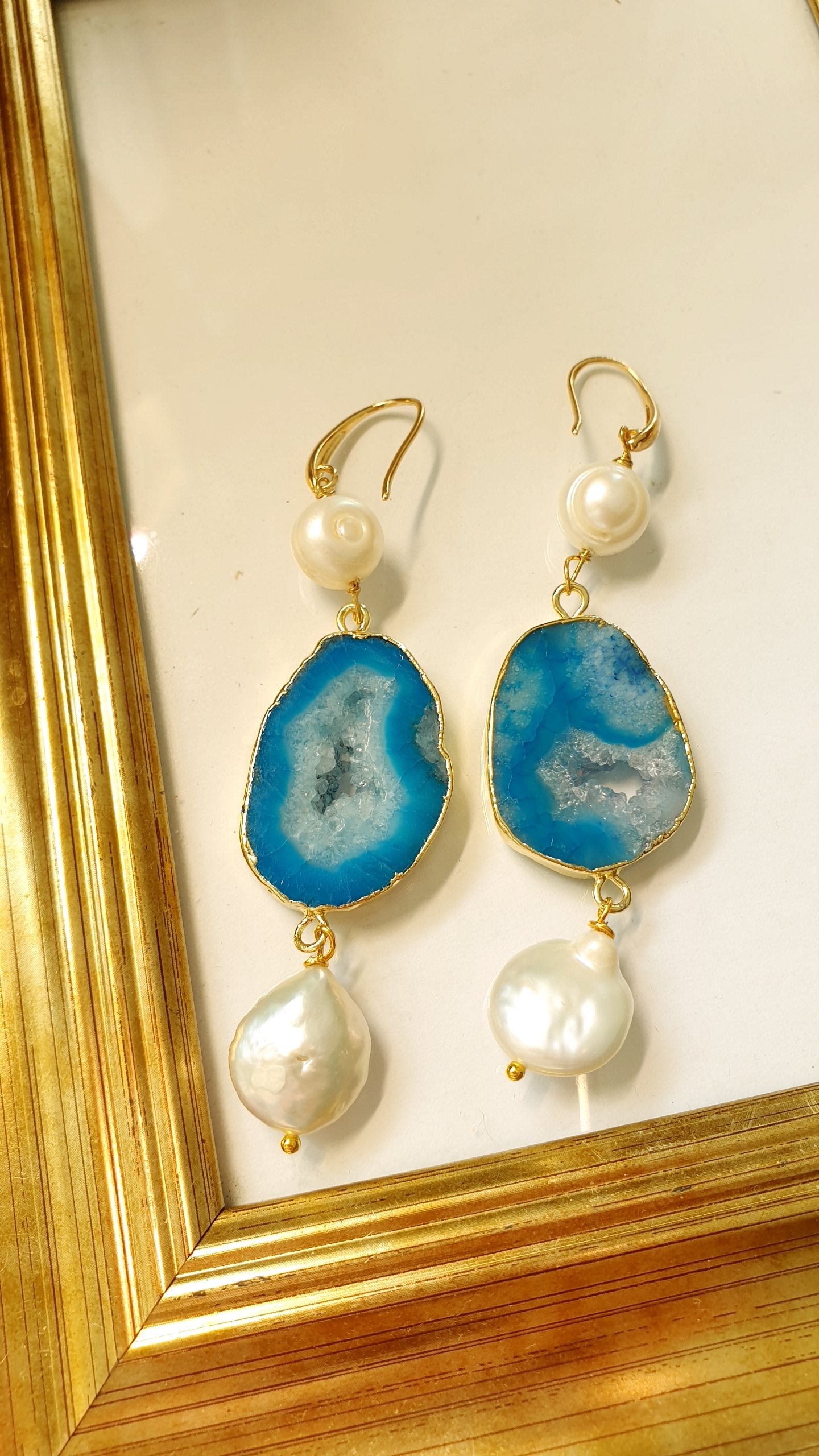 Orecchini in ottone con druse e perle