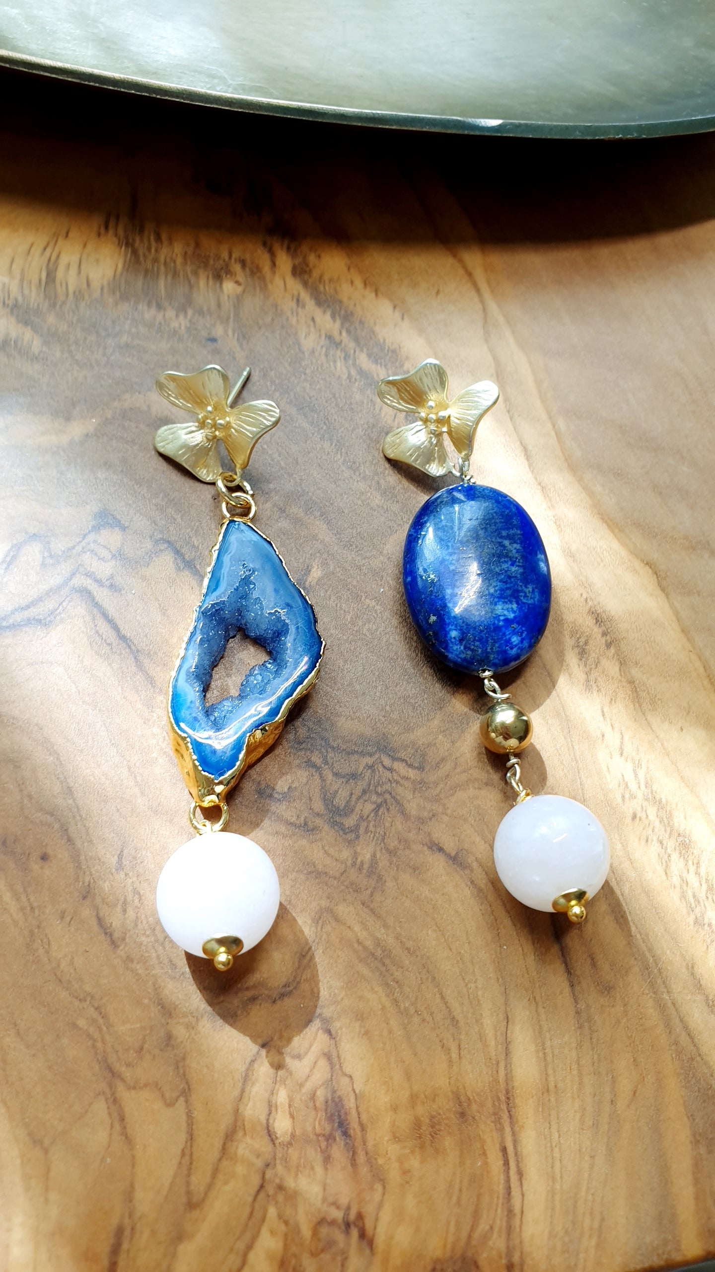 Orecchini in ottone con lapis, drusa di agata, quarzo rosa