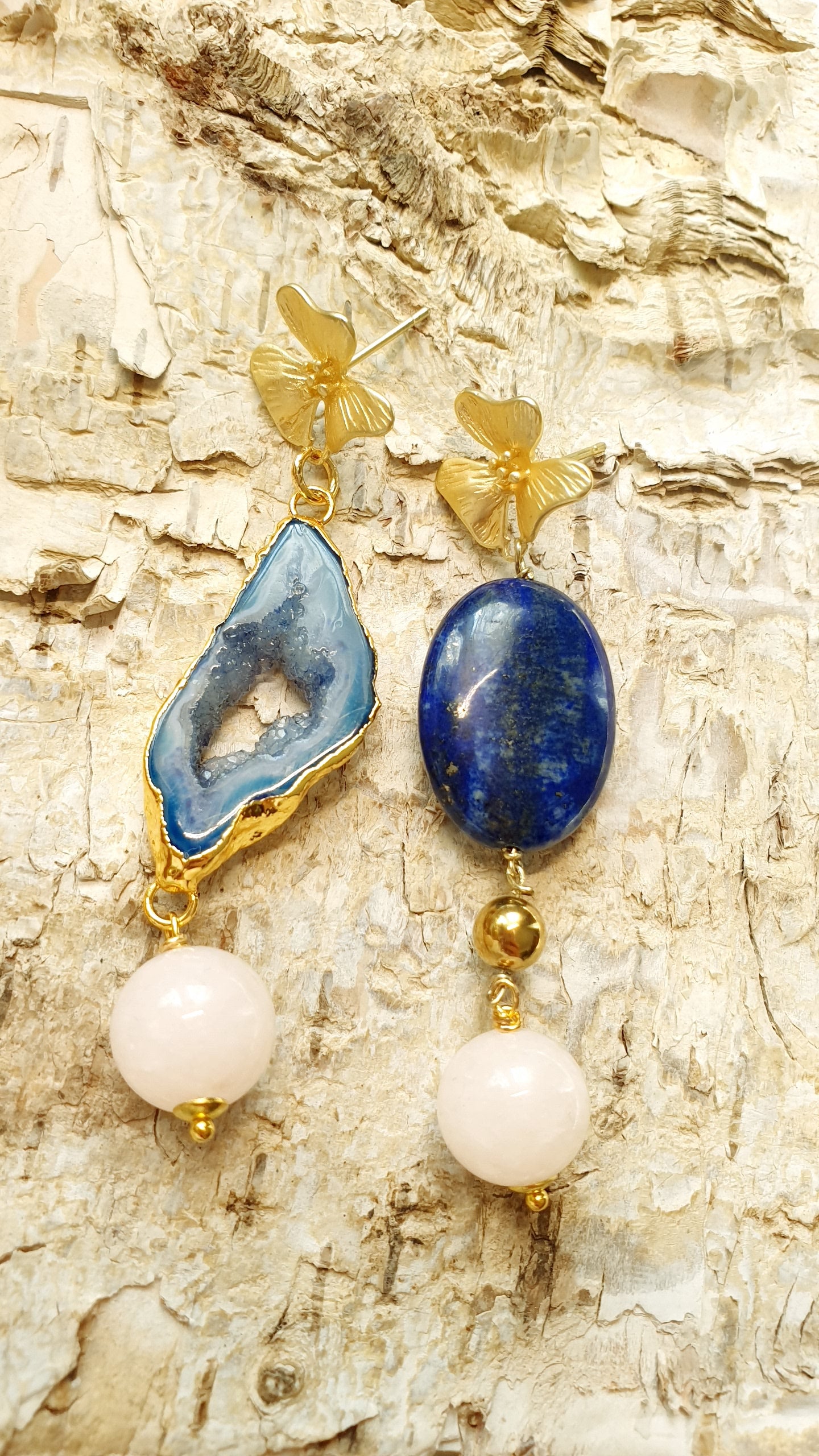 Orecchini in ottone con lapis, drusa di agata, quarzo rosa