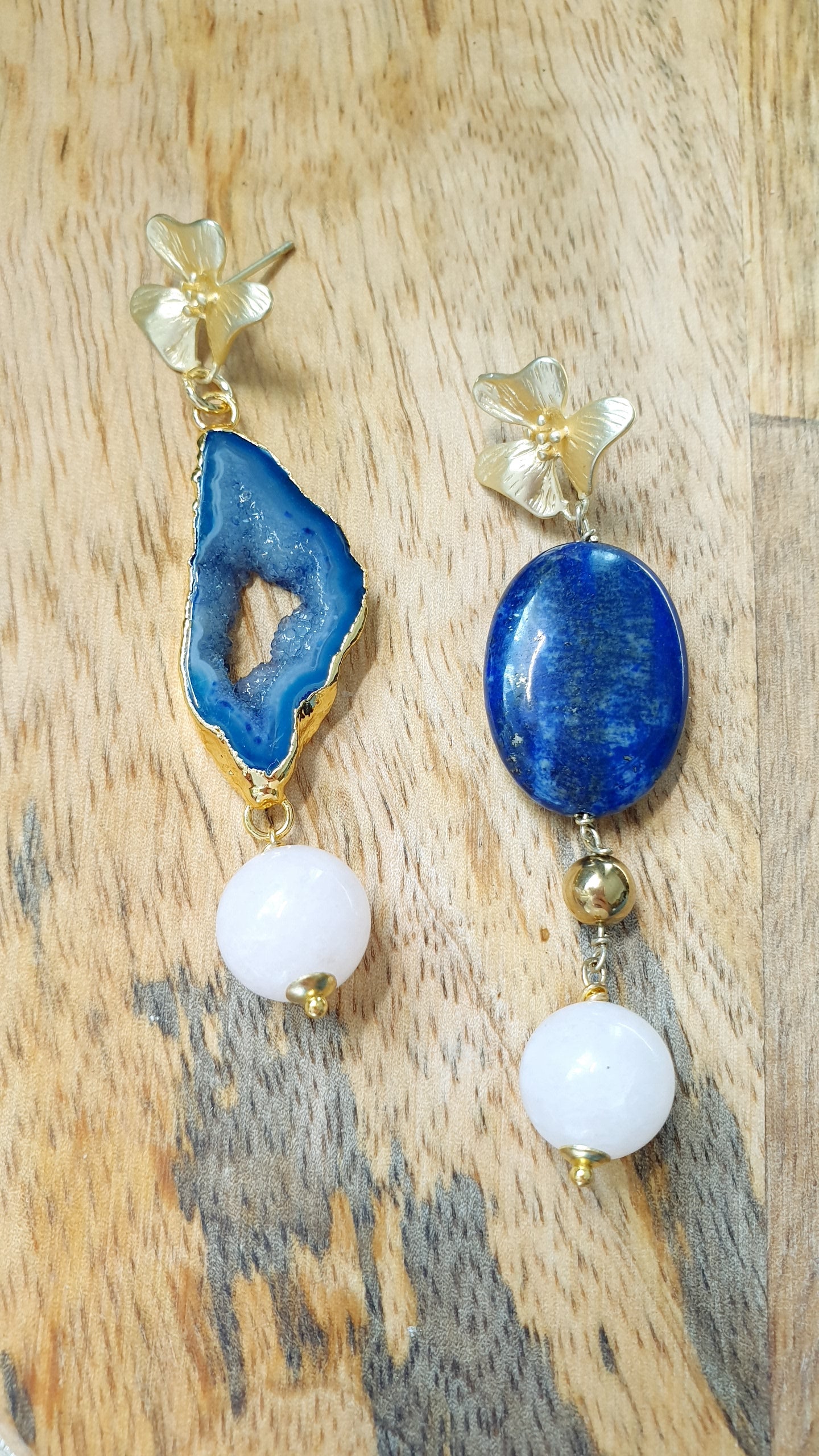 Orecchini in ottone con lapis, drusa di agata, quarzo rosa