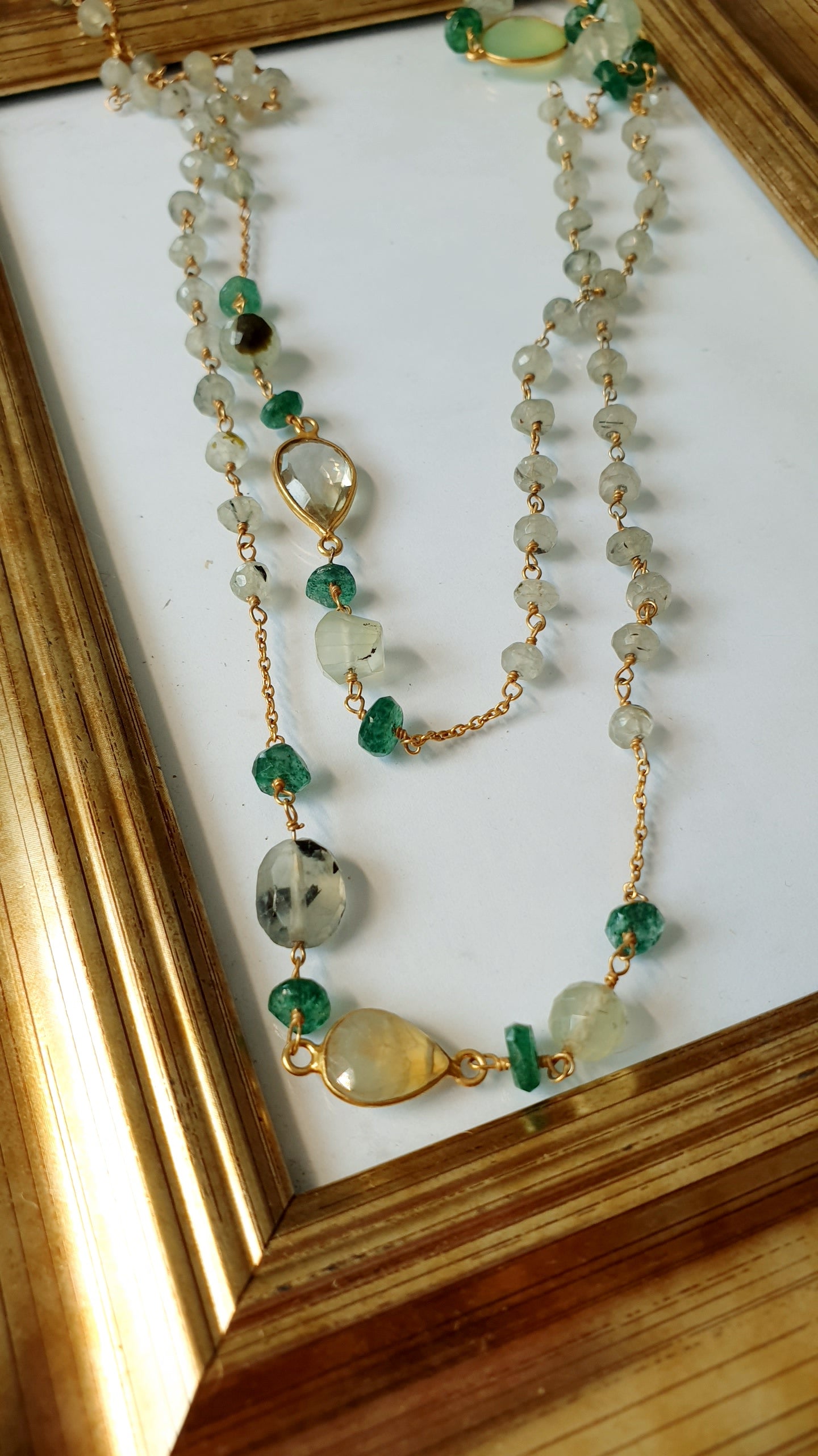 Lunga collana in argento placcato oro con prehnite, avventurina