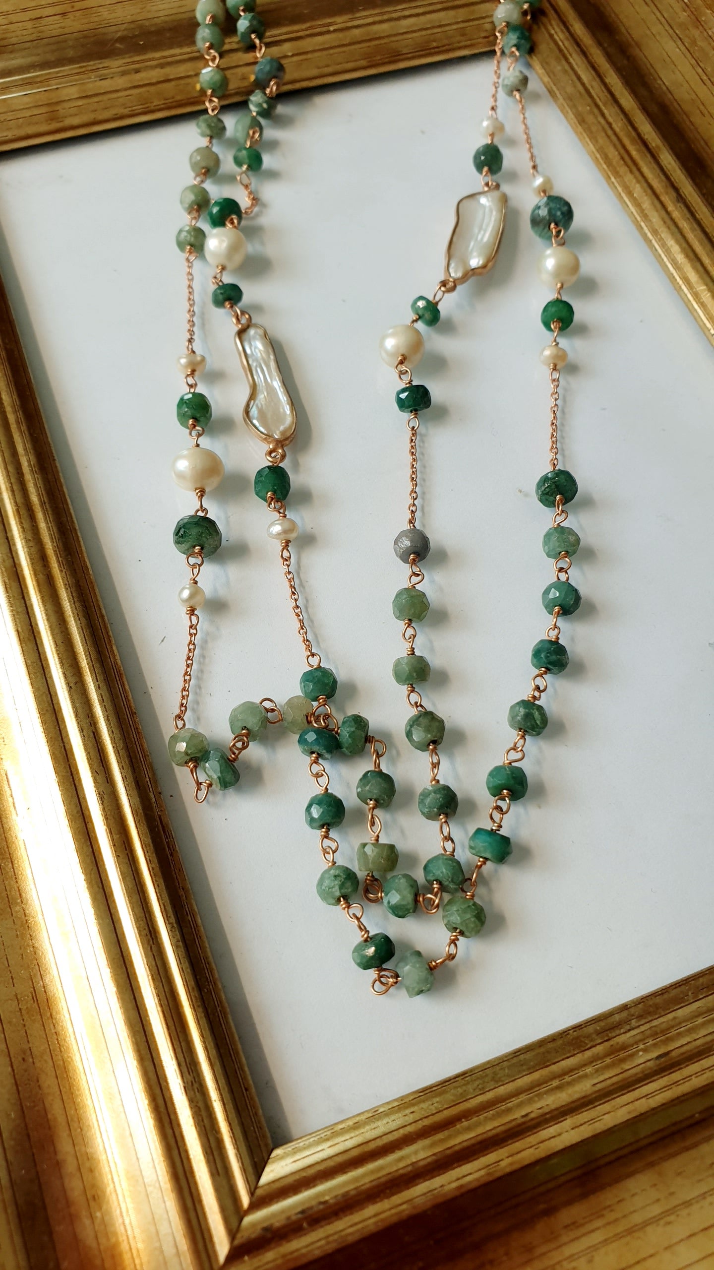 Lunga collana in argento rosato non radice di smeraldo, avventurina, madreperle