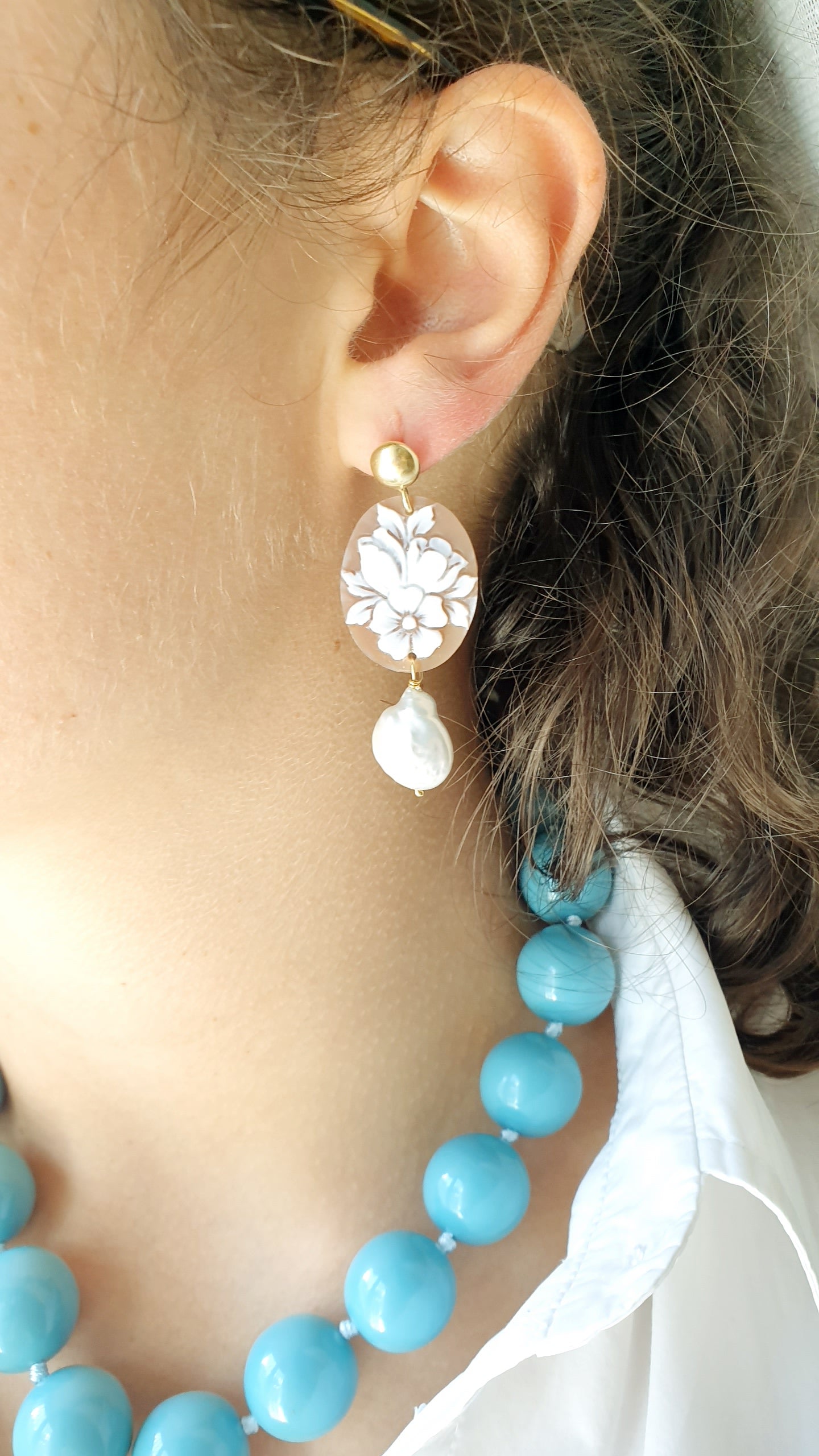 Orecchini in argento con cammei e perle