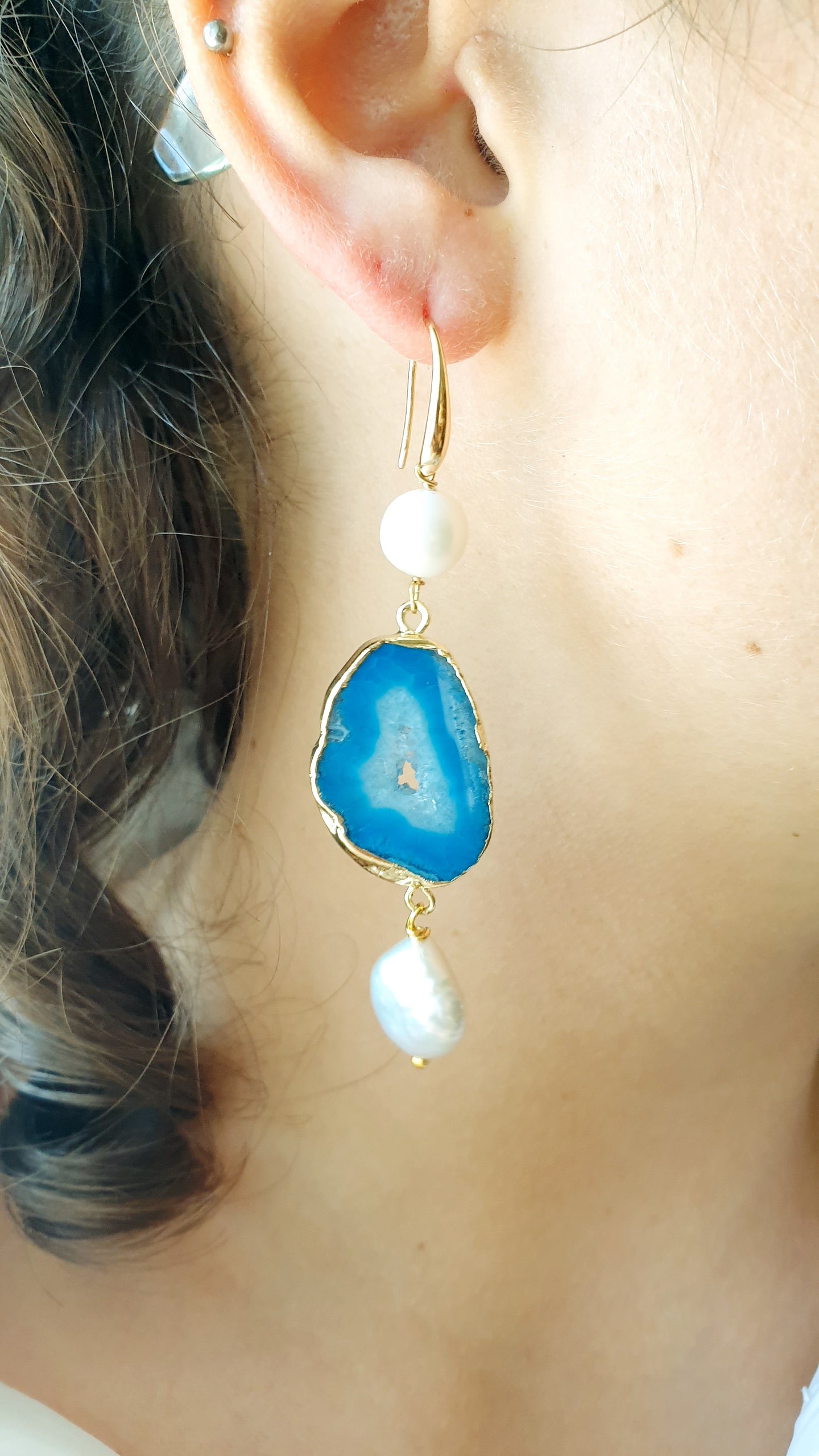 Orecchini in ottone con druse e perle