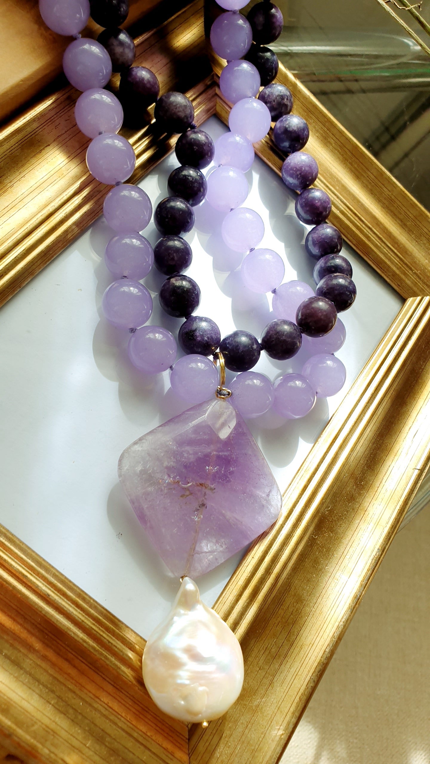 Spettacolare girocollo doppio con lepidolite e giada lavanda