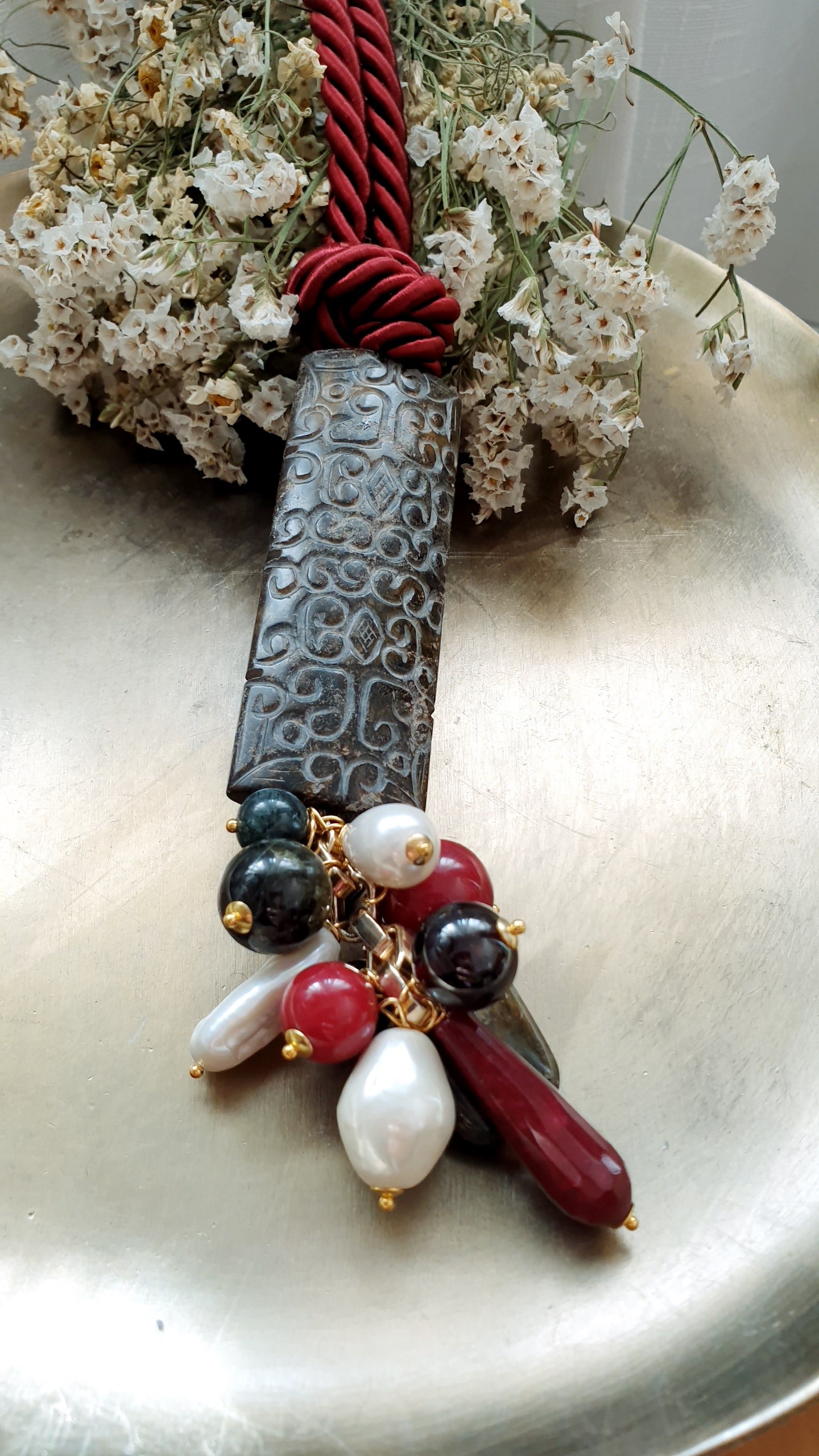 Collana in seta con giada, perle, labradorite, granato