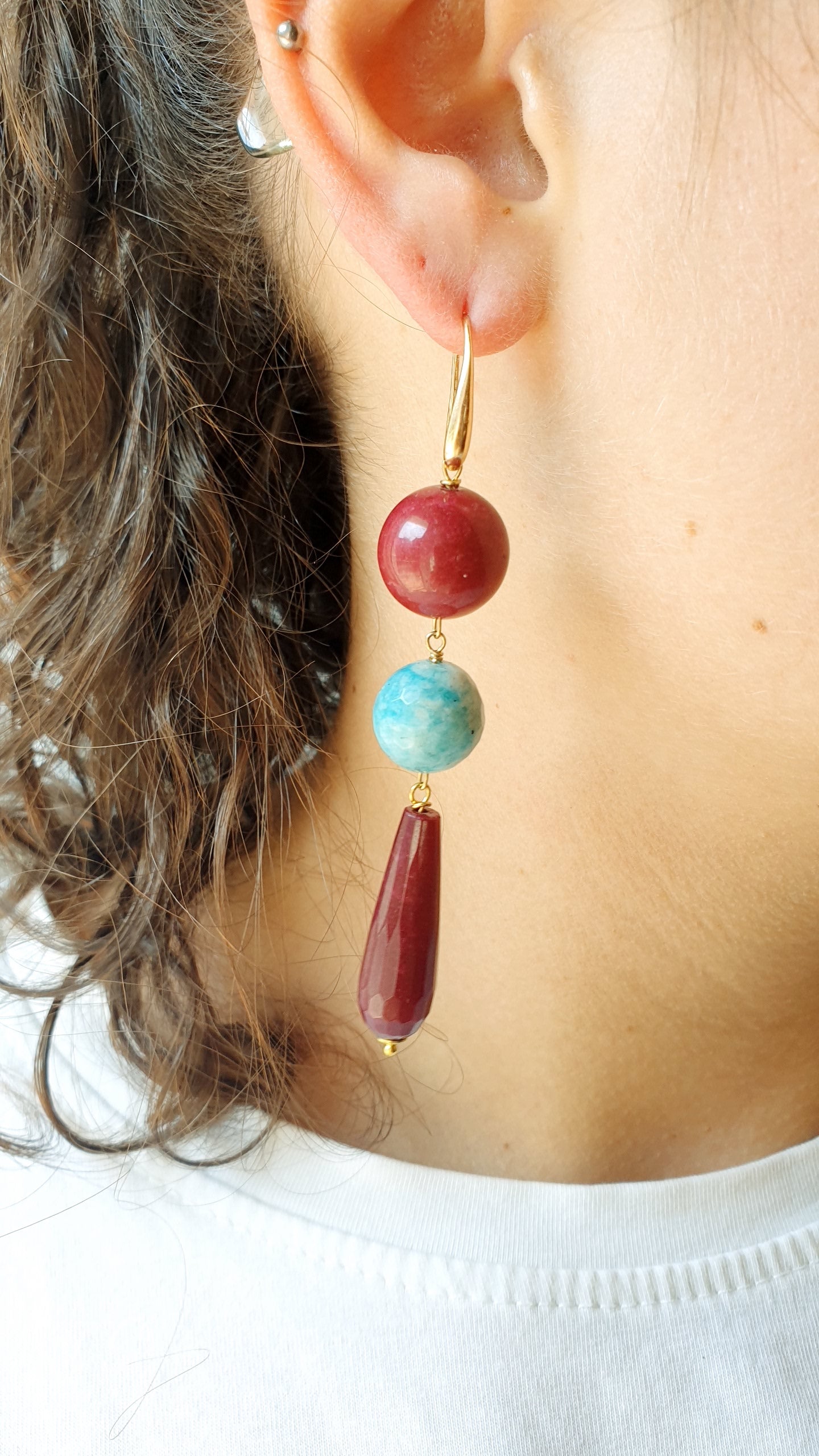 Lunghi orecchini in amazonite, giada, mokaite
