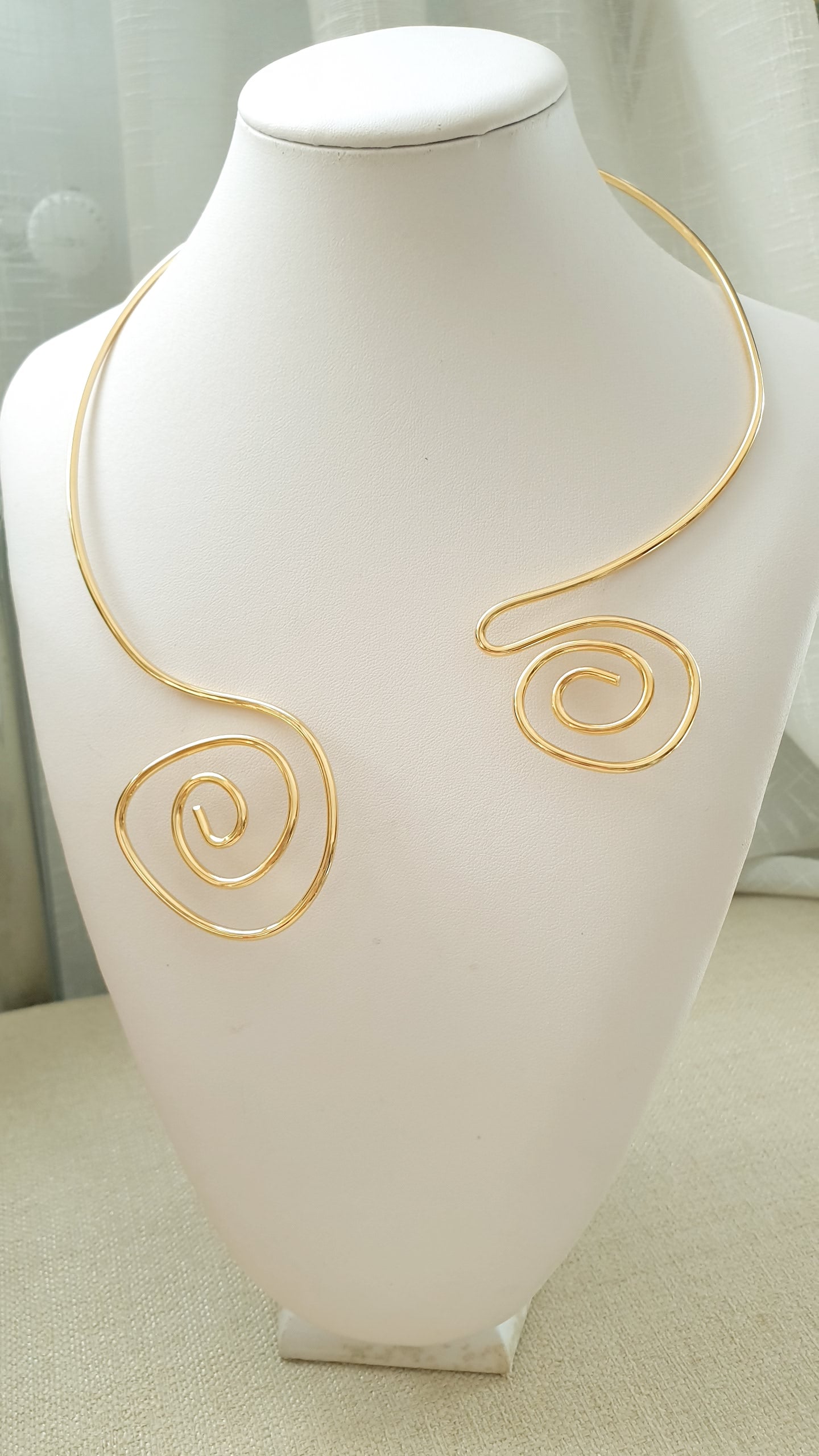 Collana in filo placcato oro