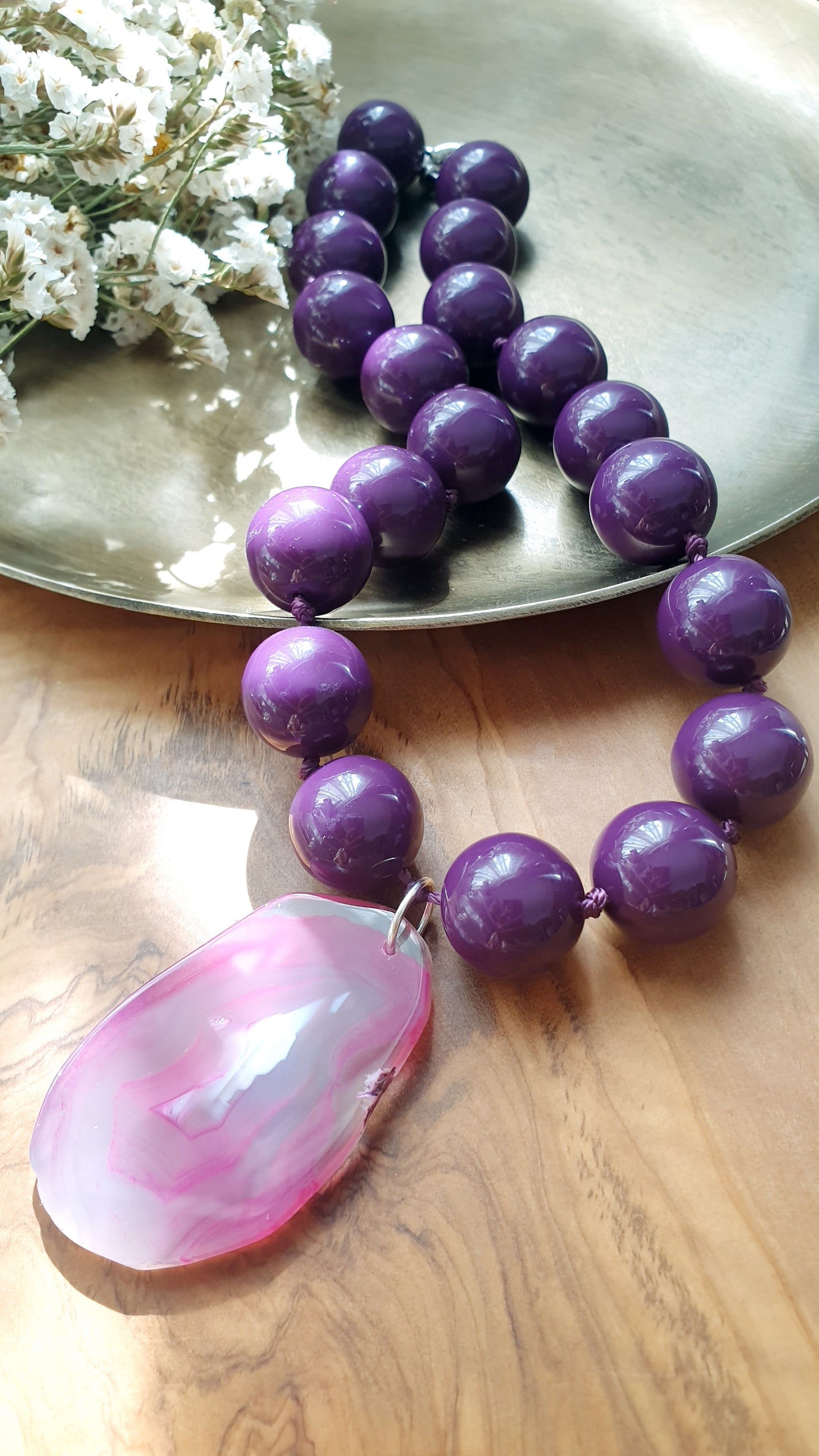 Collana in resina e fetta di agata