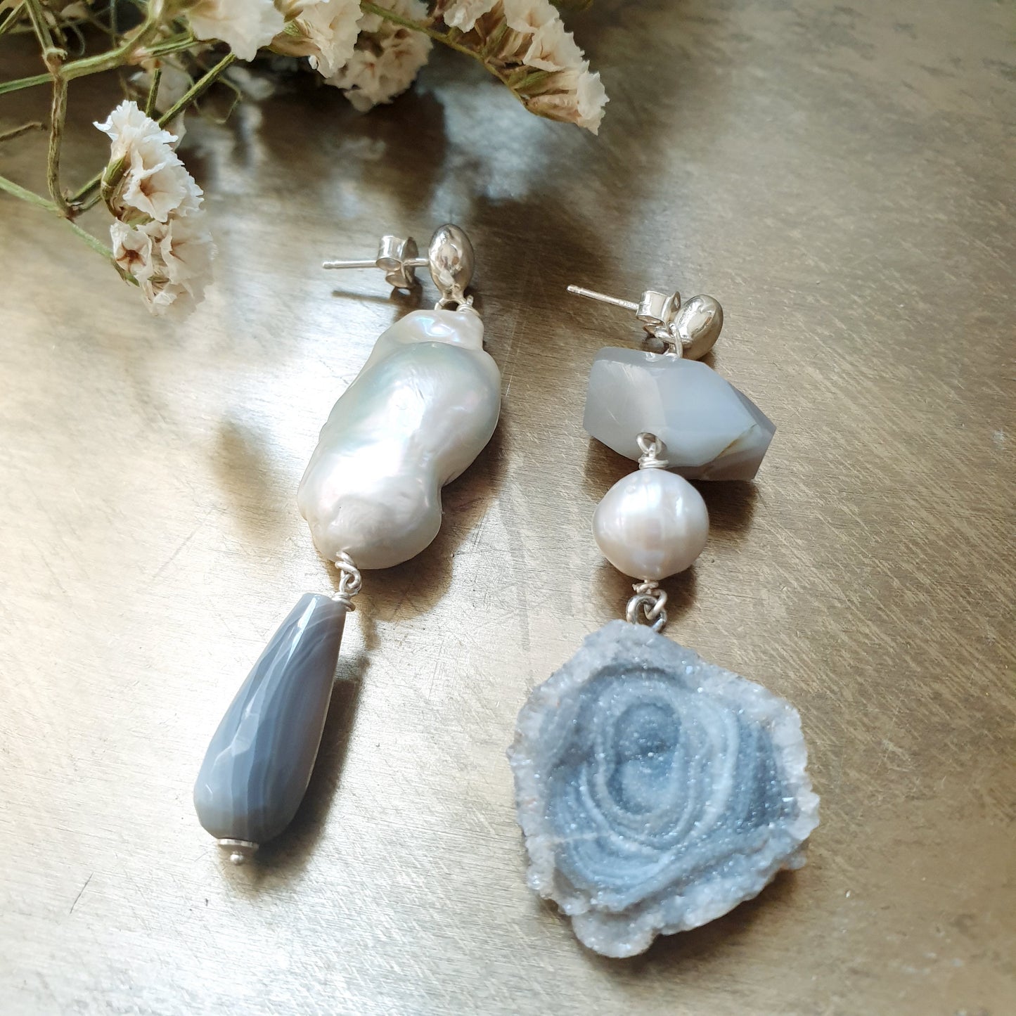 Orecchini in argento con agata concinas, perla barocca, agate, perle di fiume