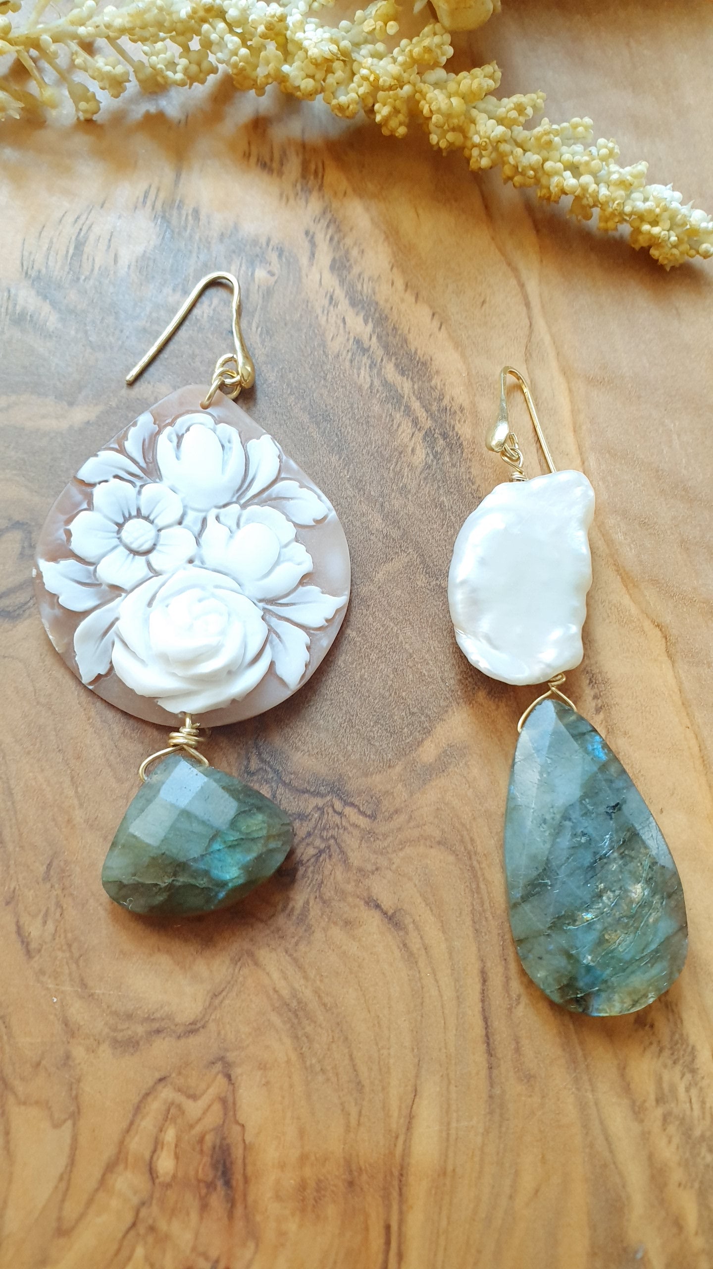 Orecchini in argento con cammeo e labradorite
