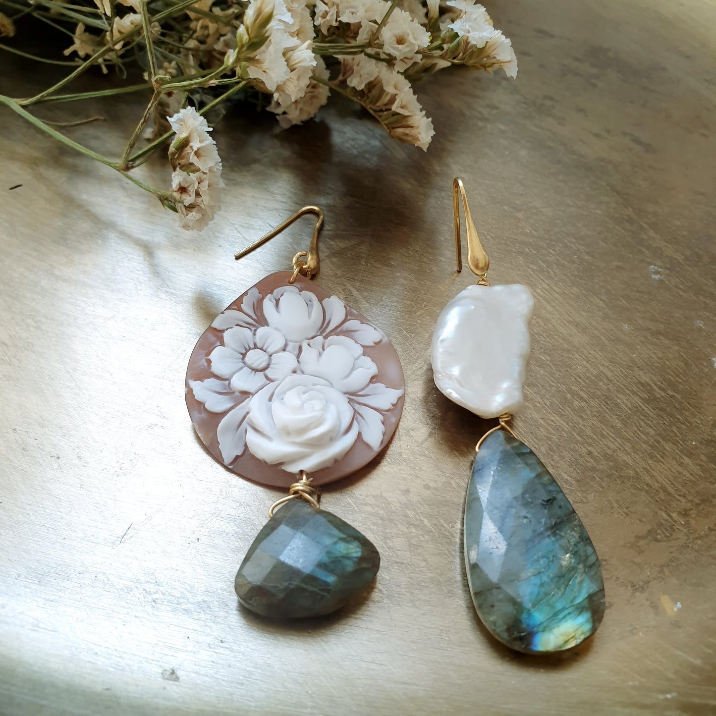 Orecchini in argento con cammeo e labradorite