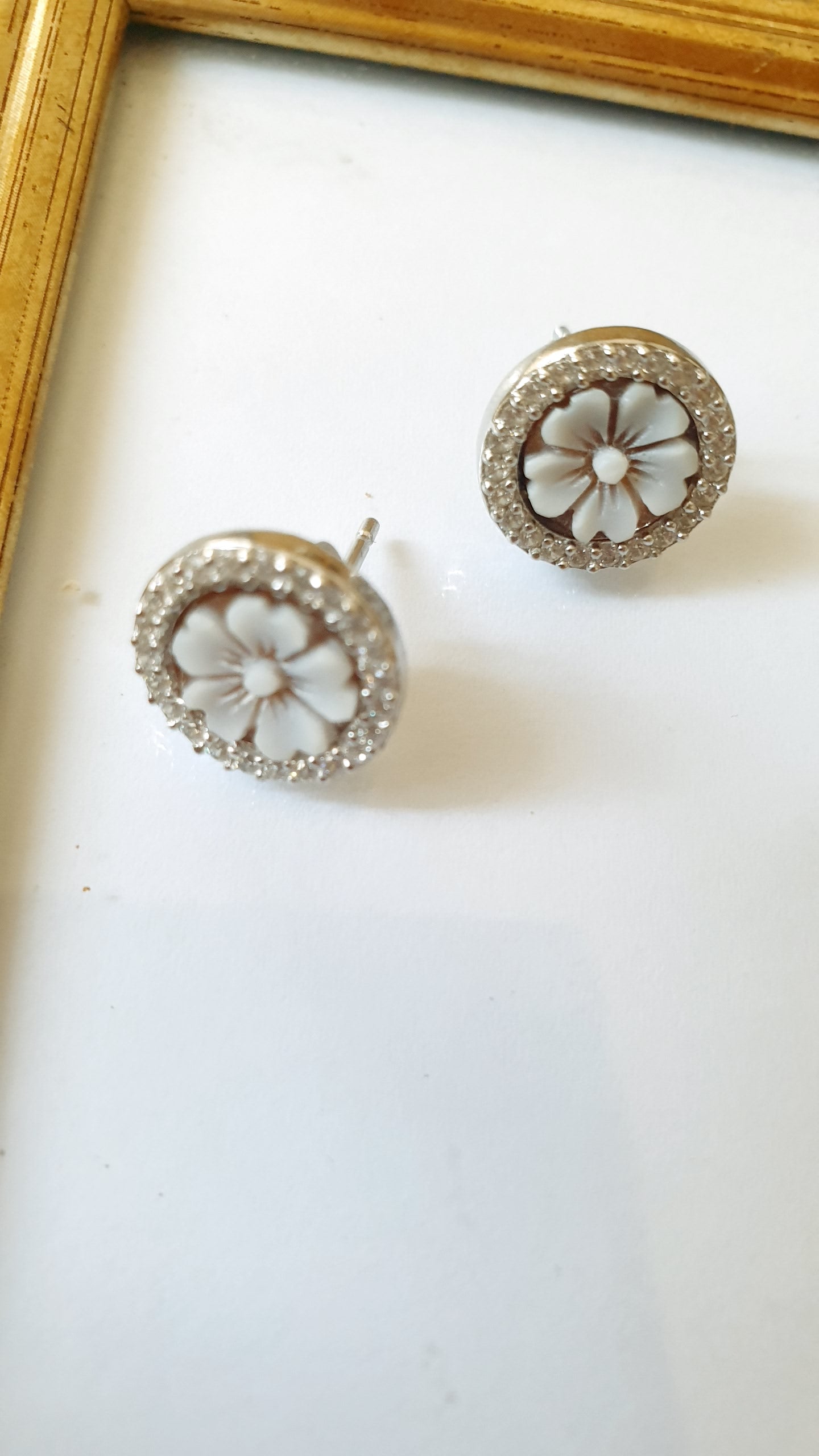 Orecchini in argento con cammei e zirconi